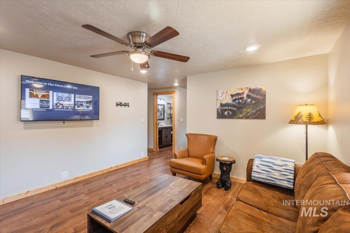 486 S Middlefork Rd, Garden Valley, Idaho 83622, 11 Bedrooms, 8 Rooms, Business/Commercial For Sale, Price $1,299,000,MLS 98997075