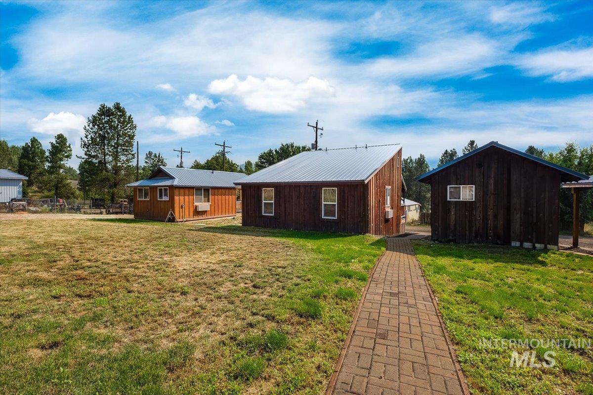 486 S Middlefork Rd, Garden Valley, Idaho 83622, 11 Bedrooms, 8 Rooms, Business/Commercial For Sale, Price $1,299,000,MLS 98997075