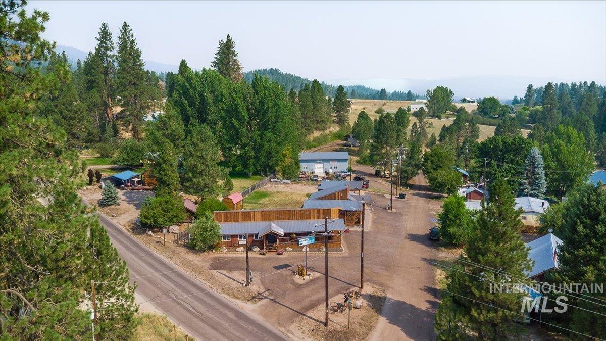 486 S Middlefork Rd, Garden Valley, Idaho 83622, 11 Bedrooms, 8 Rooms, Business/Commercial For Sale, Price $1,299,000,MLS 98997075