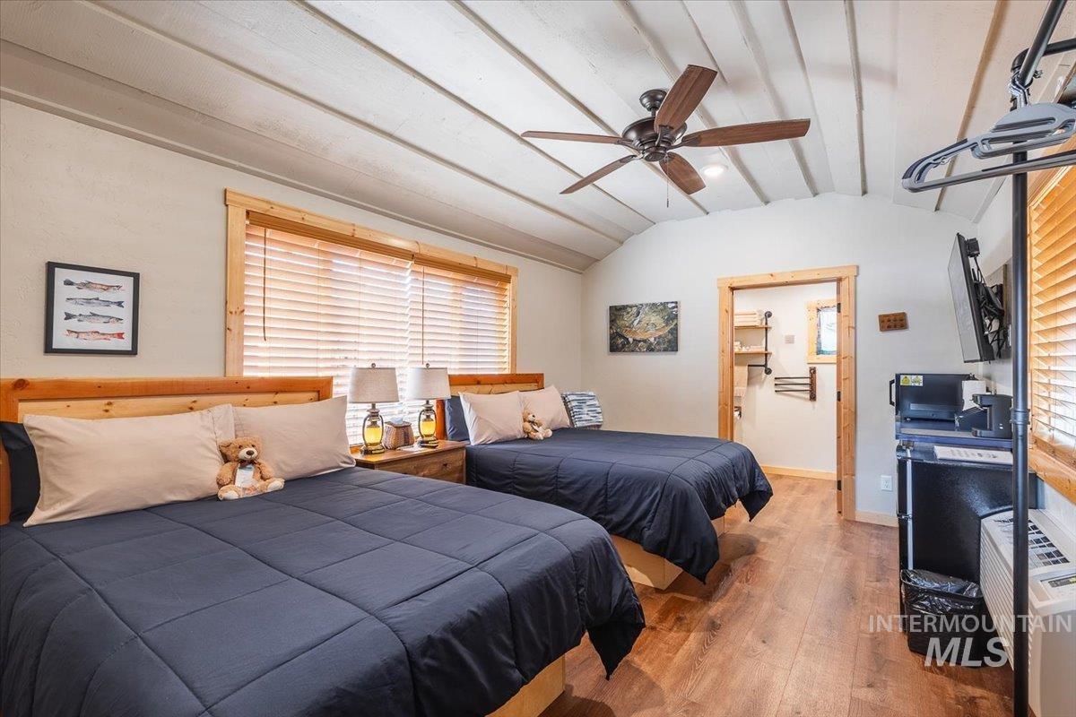 486 S Middlefork Rd, Garden Valley, Idaho 83622, 11 Bedrooms, 8 Rooms, Business/Commercial For Sale, Price $1,299,000,MLS 98997075