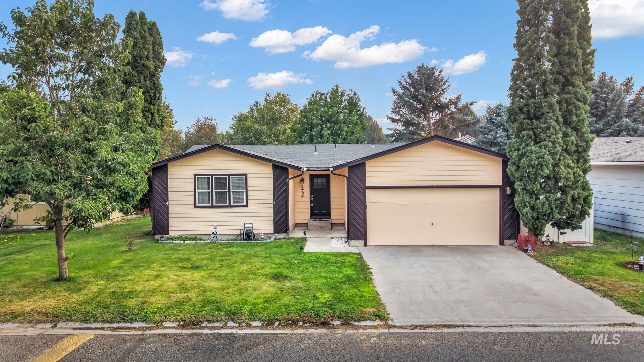 246 Avenida Del Rio Dr, Twin Falls, Idaho 83301, 3 Bedrooms, 2 Bathrooms, Residential For Sale, Price $359,000,MLS 98997076