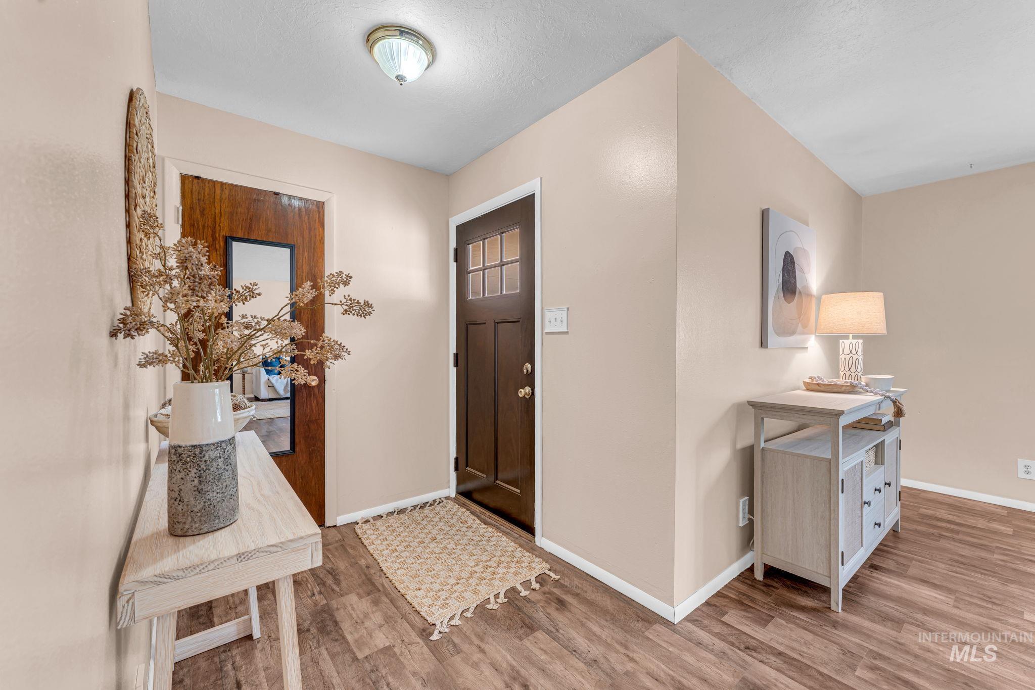 246 Avenida Del Rio Dr, Twin Falls, Idaho 83301, 3 Bedrooms, 2 Bathrooms, Residential For Sale, Price $359,000,MLS 98997076