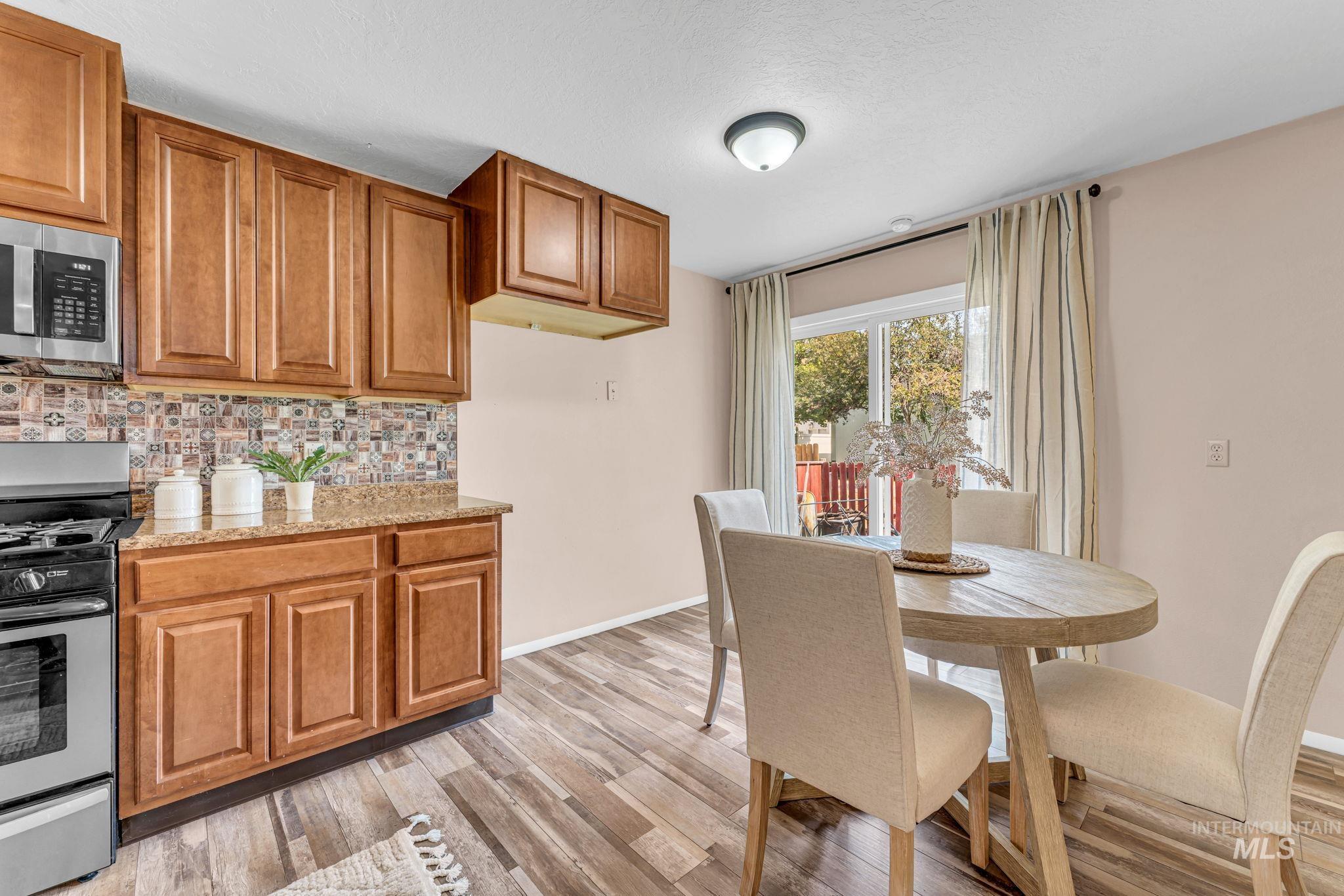 246 Avenida Del Rio Dr, Twin Falls, Idaho 83301, 3 Bedrooms, 2 Bathrooms, Residential For Sale, Price $359,000,MLS 98997076