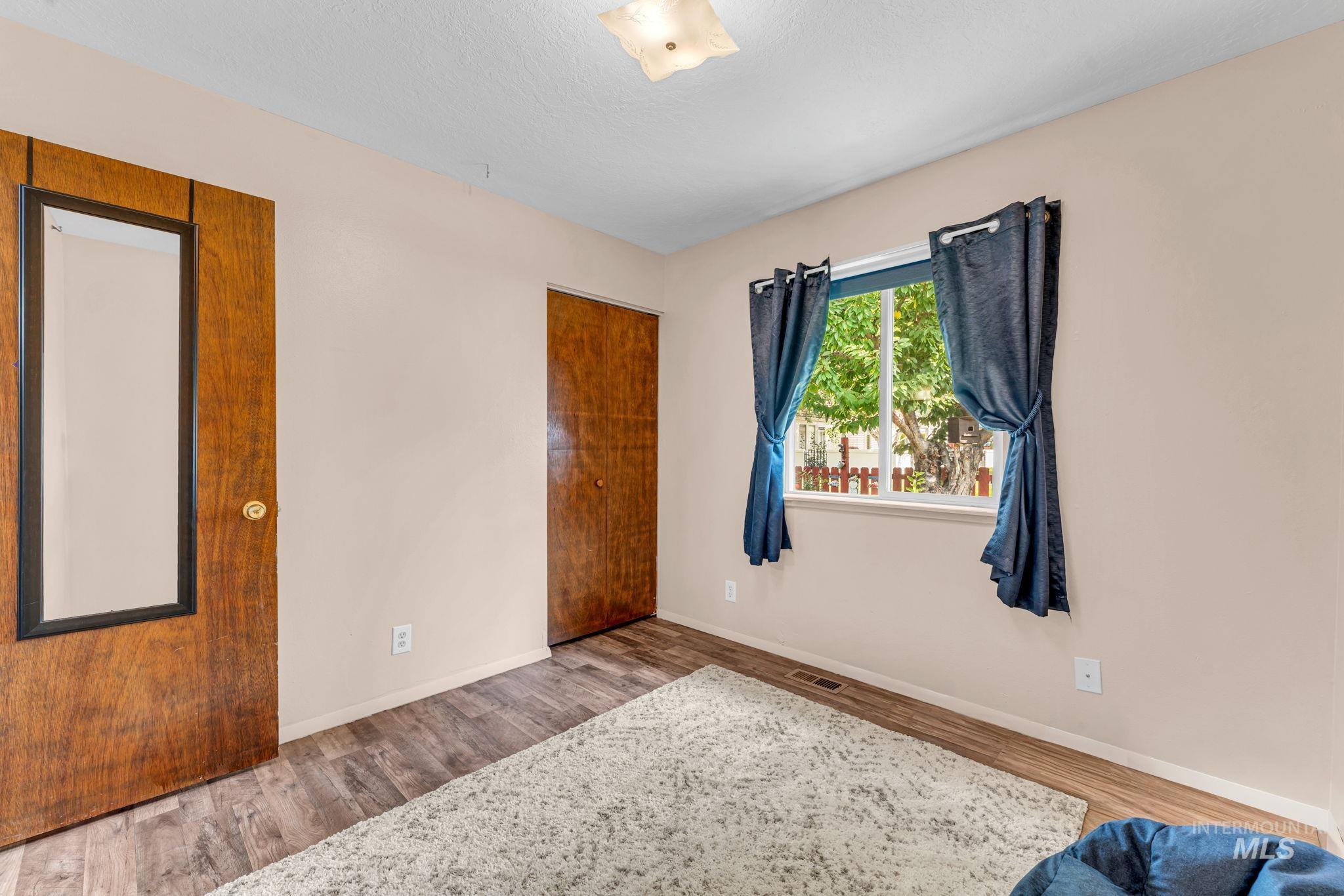 246 Avenida Del Rio Dr, Twin Falls, Idaho 83301, 3 Bedrooms, 2 Bathrooms, Residential For Sale, Price $359,000,MLS 98997076