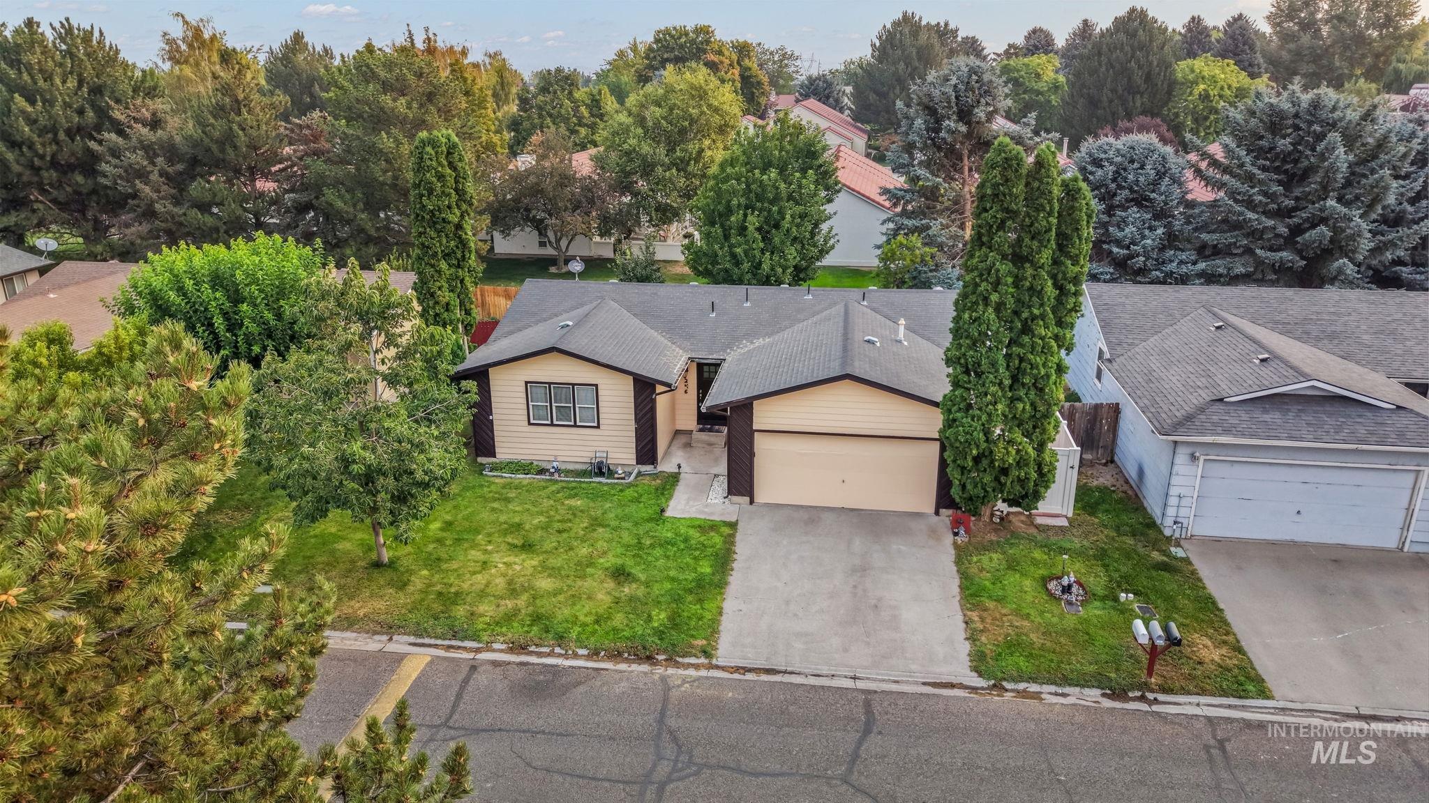 246 Avenida Del Rio Dr, Twin Falls, Idaho 83301, 3 Bedrooms, 2 Bathrooms, Residential For Sale, Price $359,000,MLS 98997076