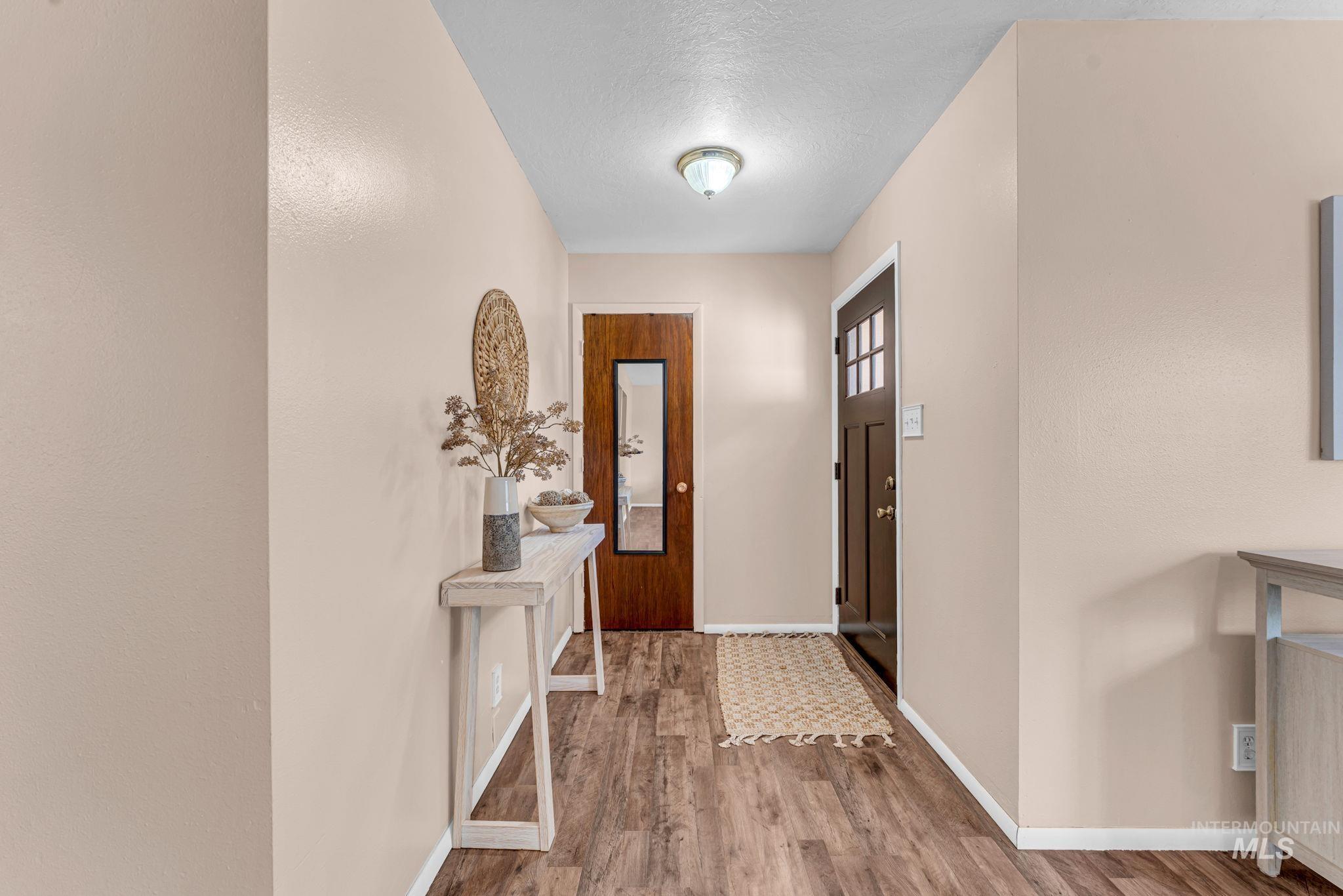 246 Avenida Del Rio Dr, Twin Falls, Idaho 83301, 3 Bedrooms, 2 Bathrooms, Residential For Sale, Price $359,000,MLS 98997076