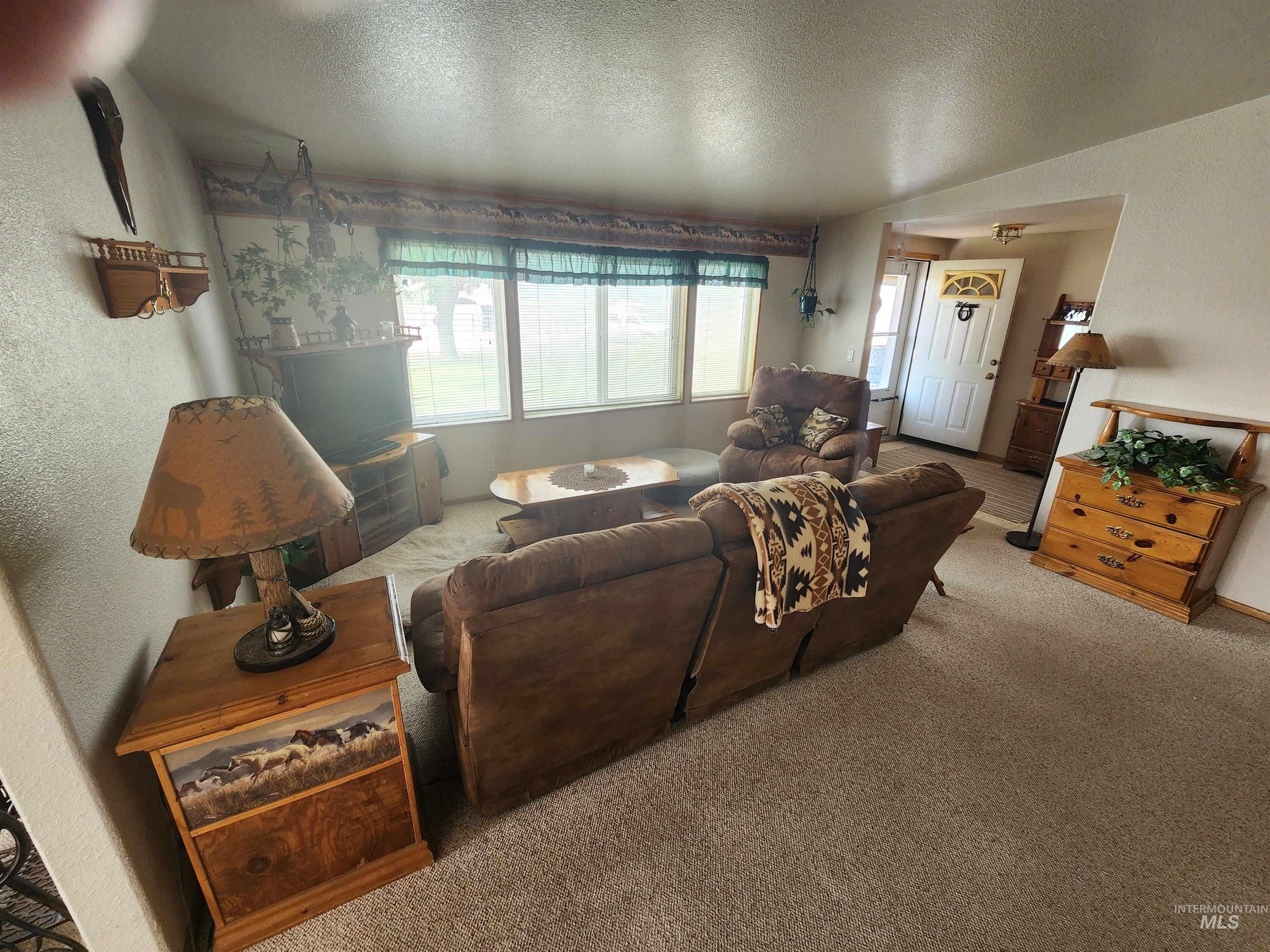 7001 S Robinson Rd, Melba, Idaho 83641, 3 Bedrooms, 2 Bathrooms, Residential For Sale, Price $650,000,MLS 98997078