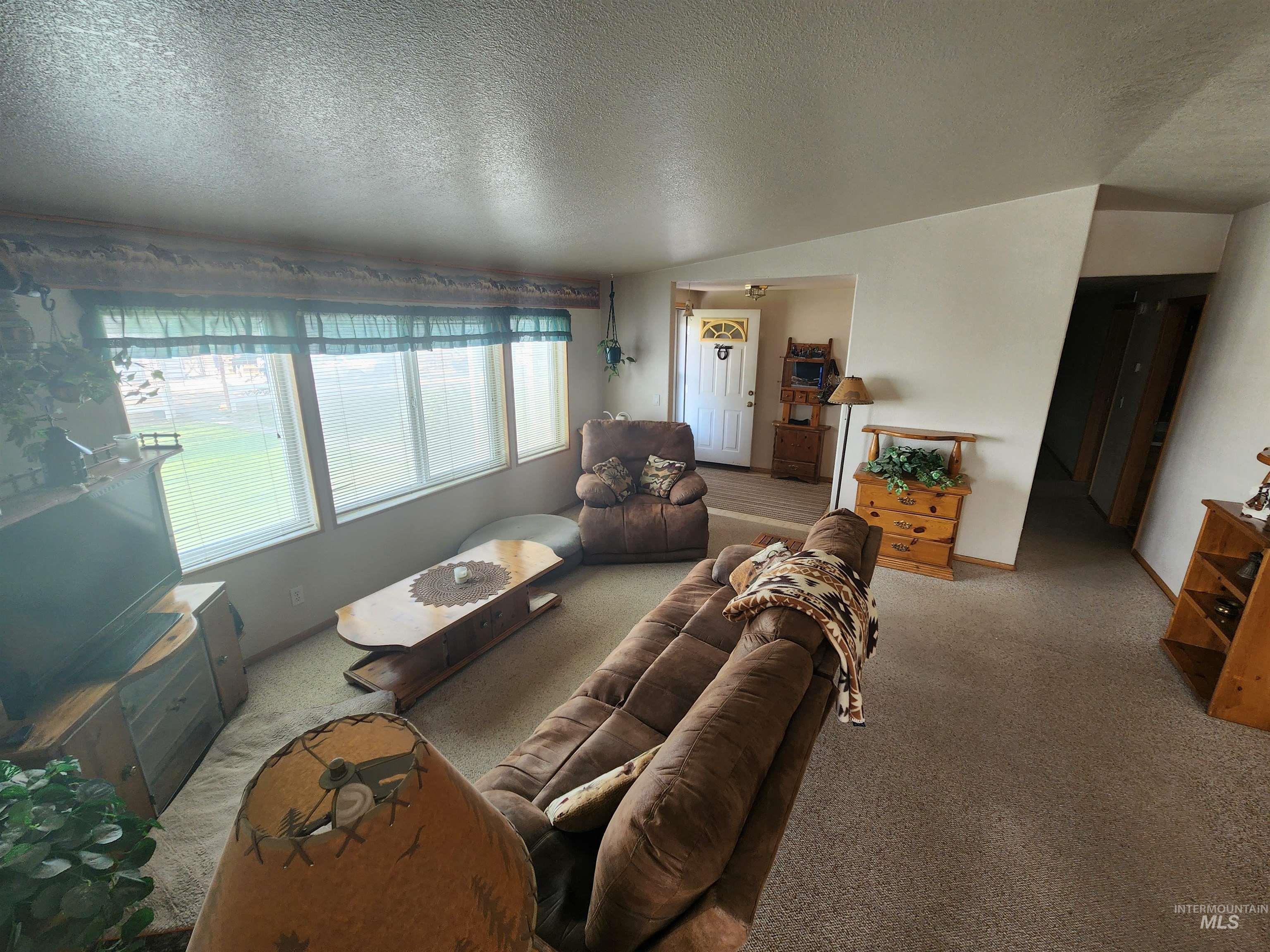 7001 S Robinson Rd, Melba, Idaho 83641, 3 Bedrooms, 2 Bathrooms, Residential For Sale, Price $650,000,MLS 98997078