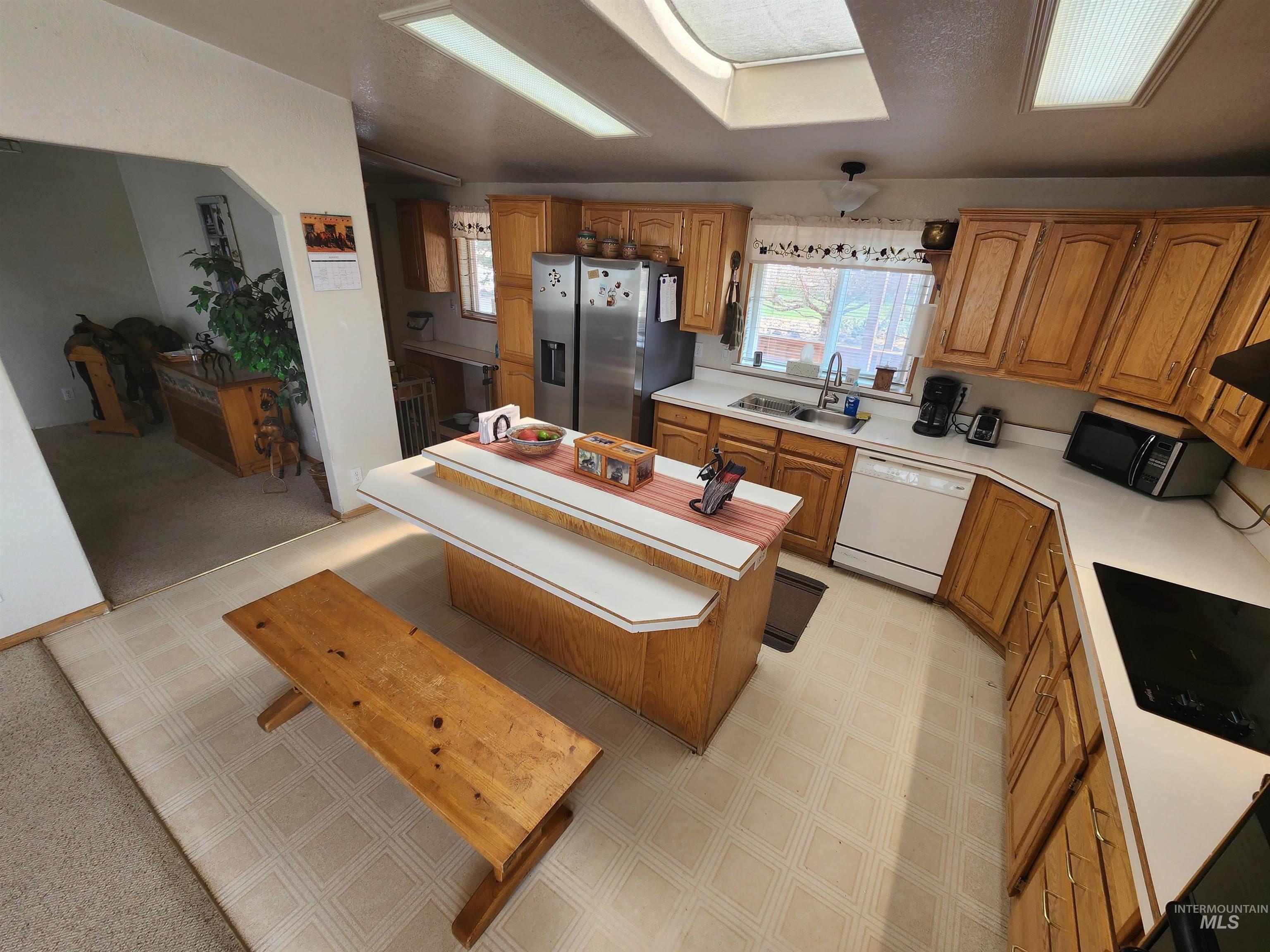 7001 S Robinson Rd, Melba, Idaho 83641, 3 Bedrooms, 2 Bathrooms, Residential For Sale, Price $650,000,MLS 98997078