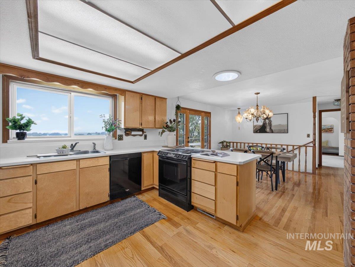 7300 Mustang Lane, Emmett, Idaho 83617, 4 Bedrooms, 3 Bathrooms, Residential For Sale, Price $1,100,000,MLS 98997080