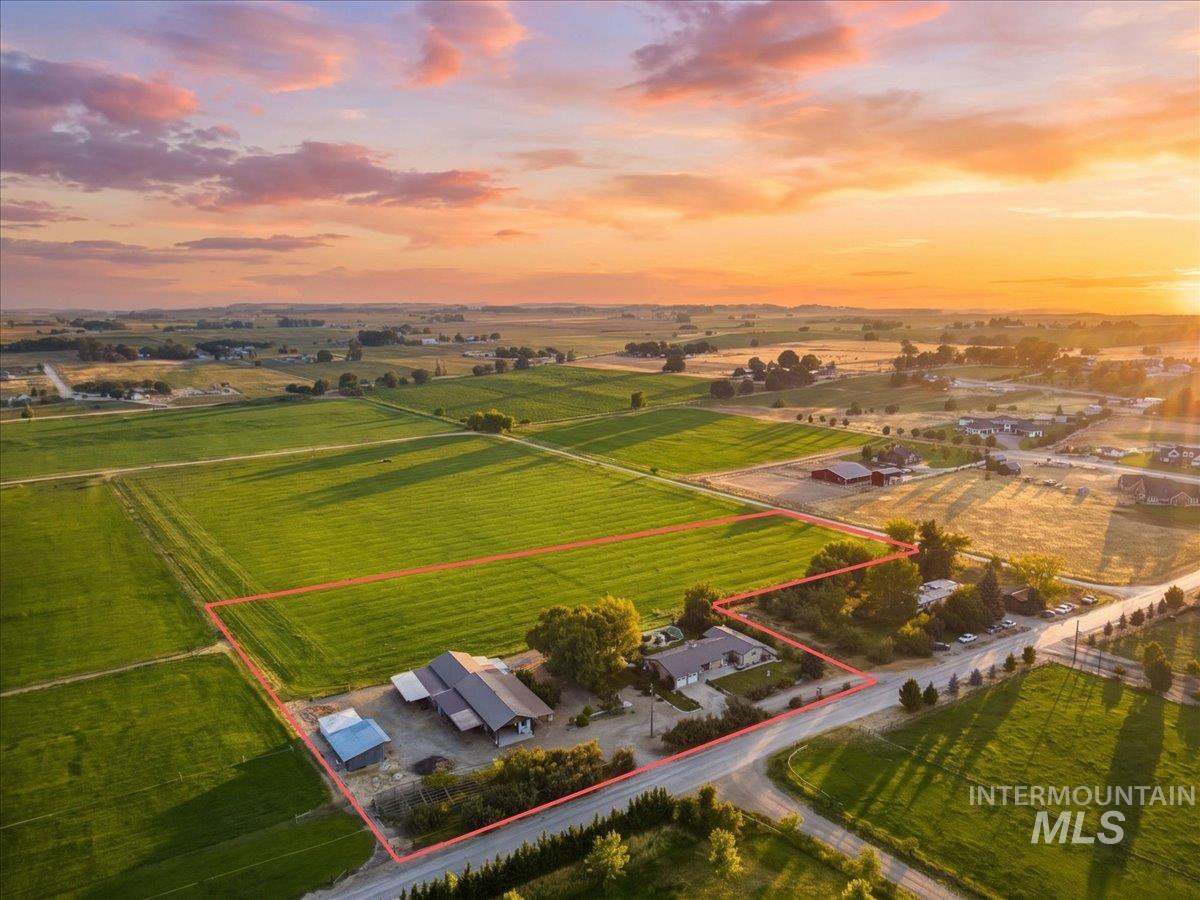 7300 Mustang Lane, Emmett, Idaho 83617, 4 Bedrooms, 3 Bathrooms, Residential For Sale, Price $1,100,000,MLS 98997080