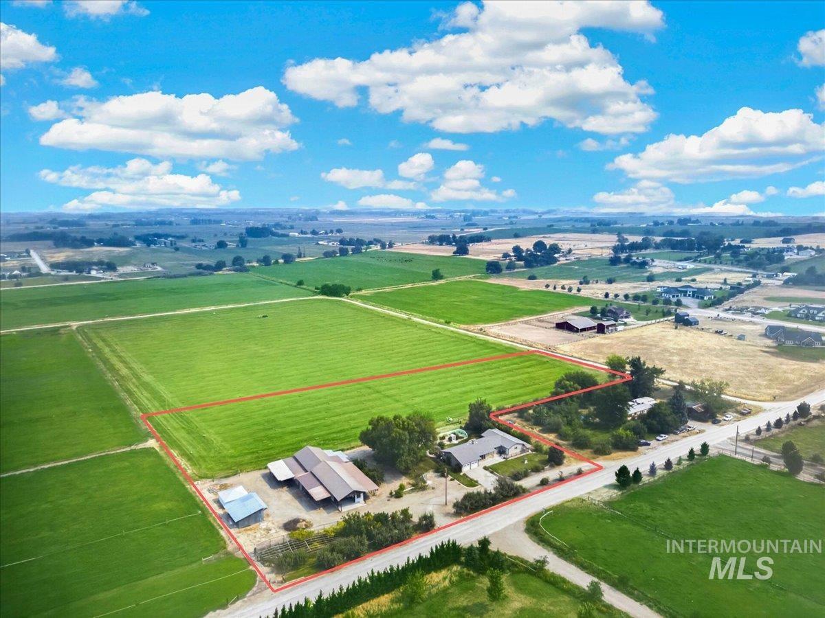 7300 Mustang Lane, Emmett, Idaho 83617, 4 Bedrooms, 3 Bathrooms, Residential For Sale, Price $1,100,000,MLS 98997080