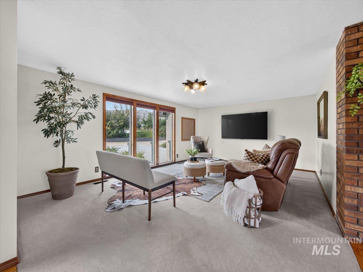 7300 Mustang Lane, Emmett, Idaho 83617, 4 Bedrooms, 3 Bathrooms, Residential For Sale, Price $1,100,000,MLS 98997080