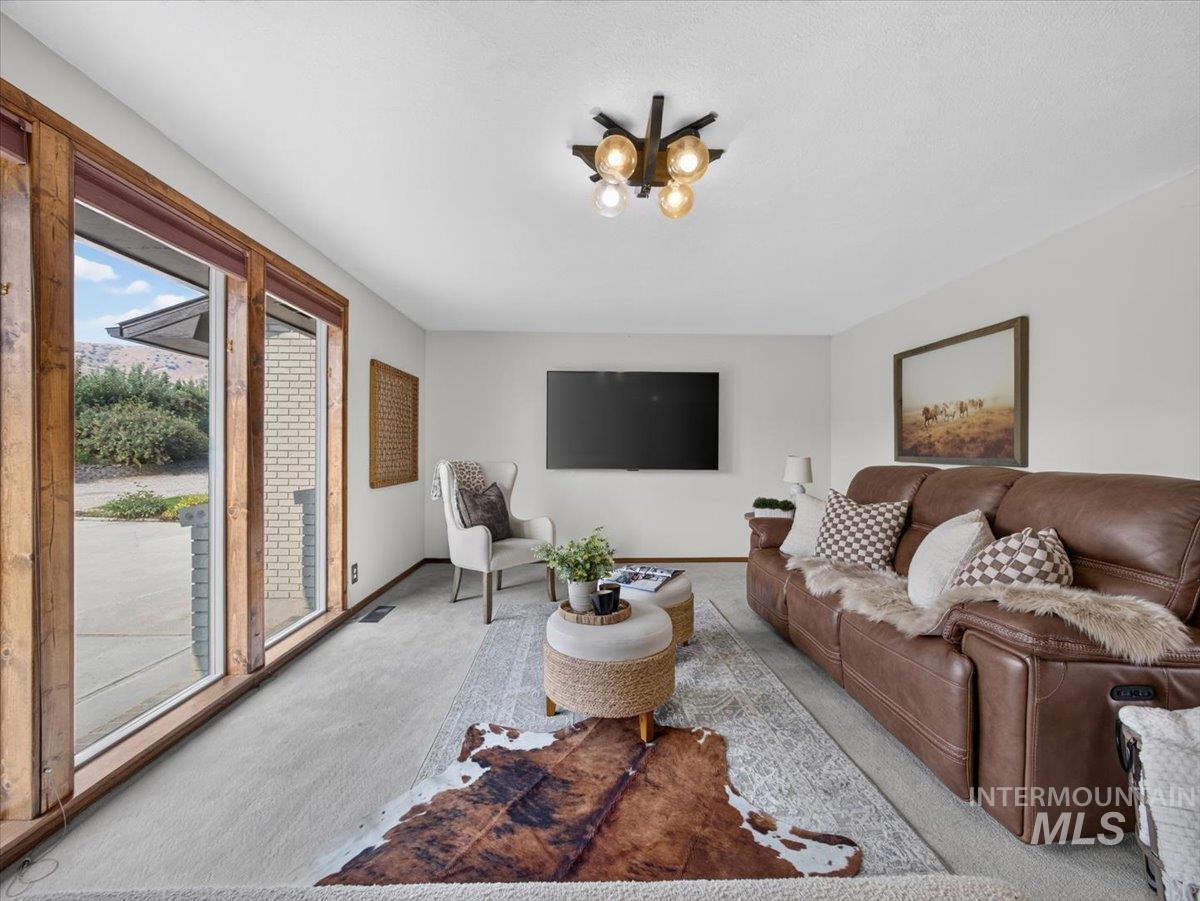 7300 Mustang Lane, Emmett, Idaho 83617, 4 Bedrooms, 3 Bathrooms, Residential For Sale, Price $1,100,000,MLS 98997080