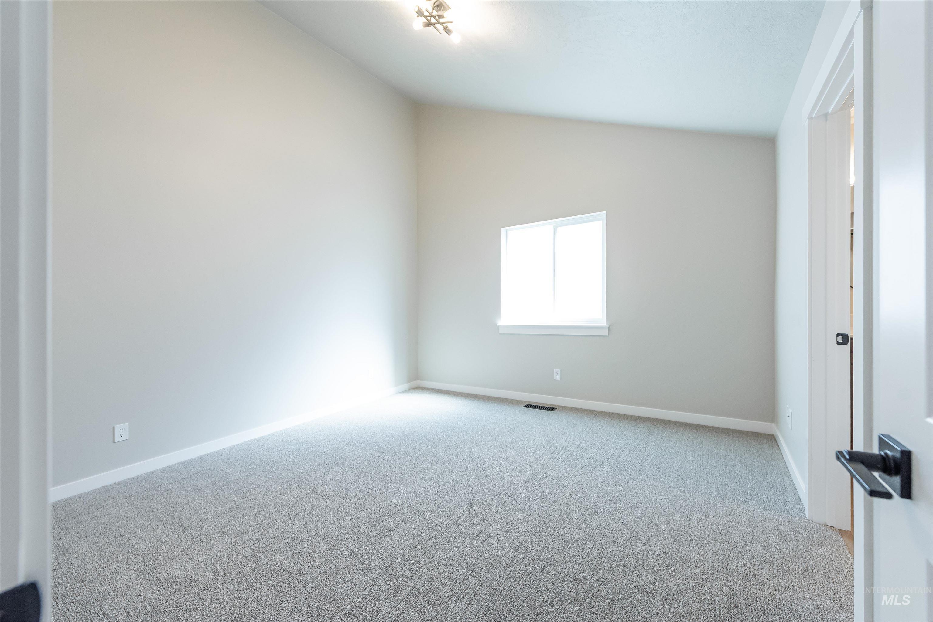 335 E. Chevy Dr., Boise, Idaho 83716, 3 Bedrooms, 2 Bathrooms, Residential For Sale, Price $374,900,MLS 98997082