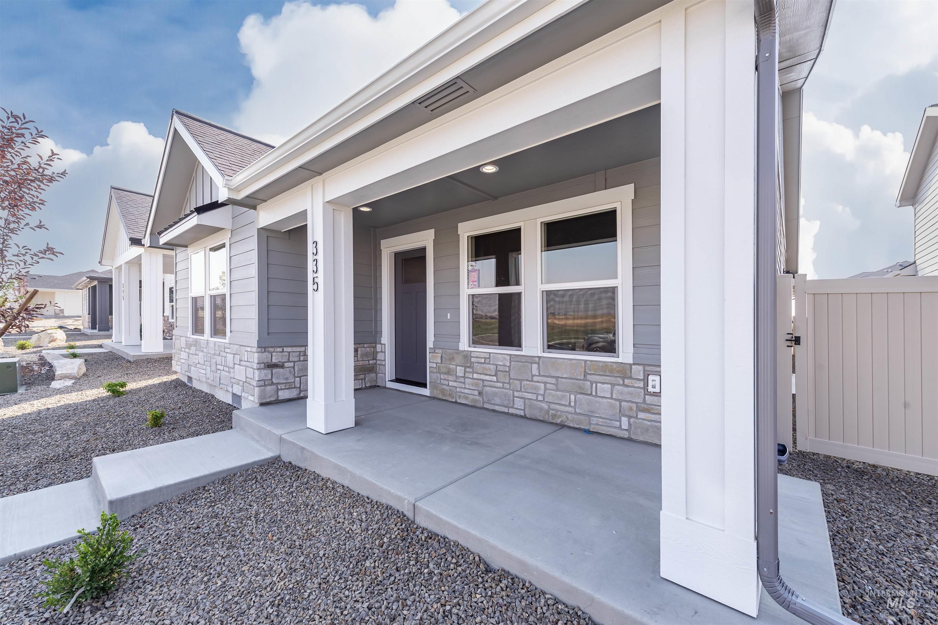 335 E. Chevy Dr., Boise, Idaho 83716, 3 Bedrooms, 2 Bathrooms, Residential For Sale, Price $374,900,MLS 98997082