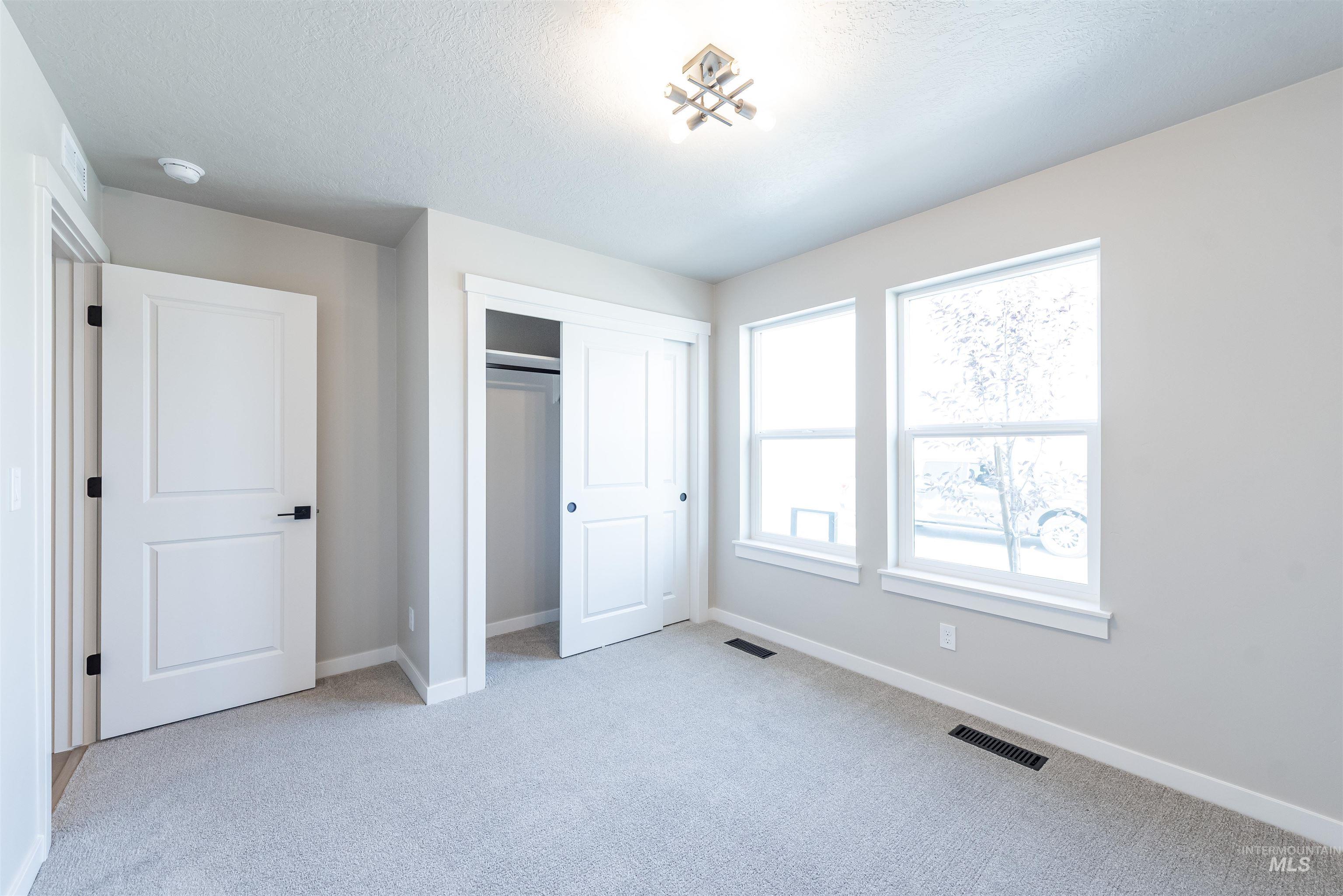 335 E. Chevy Dr., Boise, Idaho 83716, 3 Bedrooms, 2 Bathrooms, Residential For Sale, Price $374,900,MLS 98997082