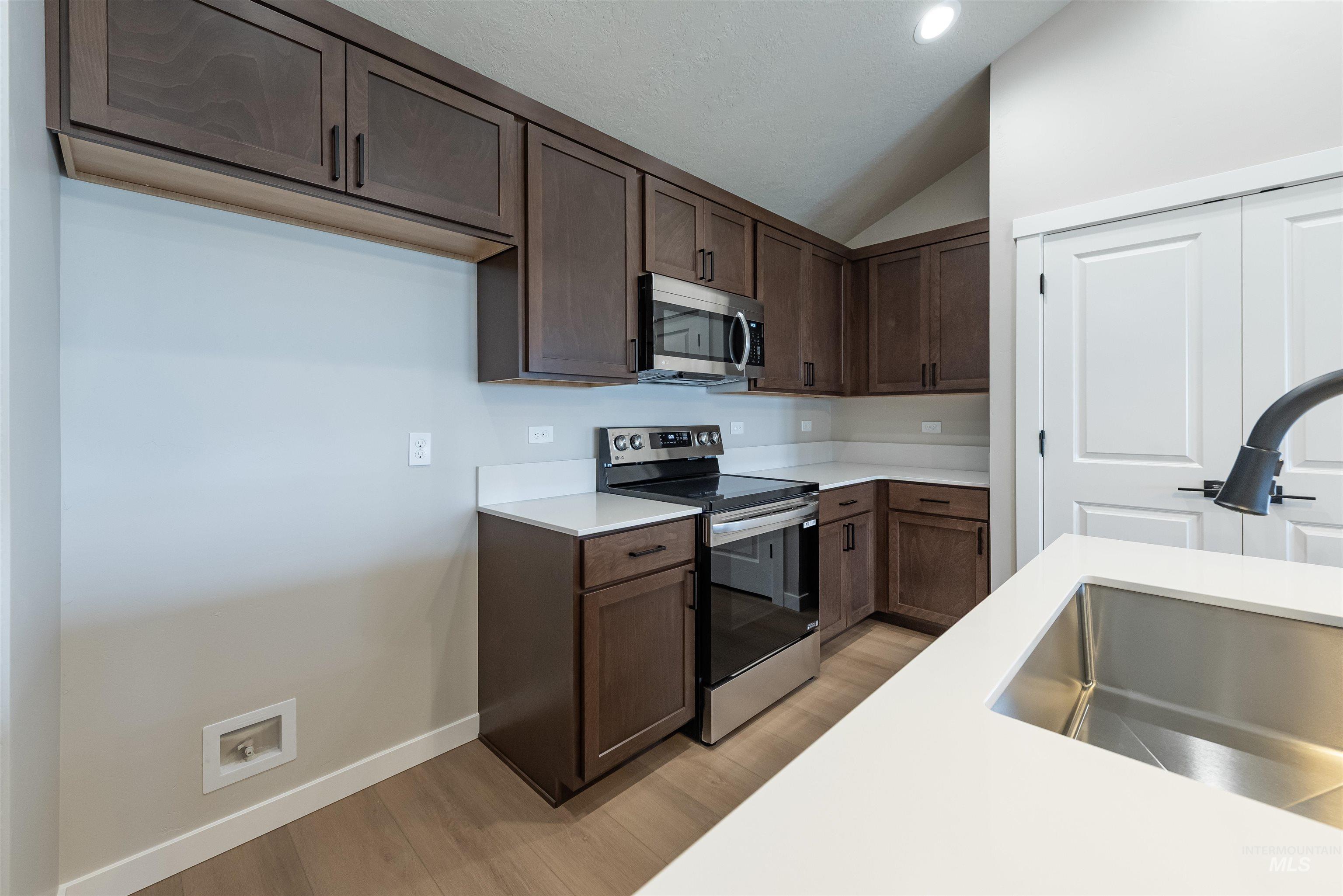 335 E. Chevy Dr., Boise, Idaho 83716, 3 Bedrooms, 2 Bathrooms, Residential For Sale, Price $374,900,MLS 98997082