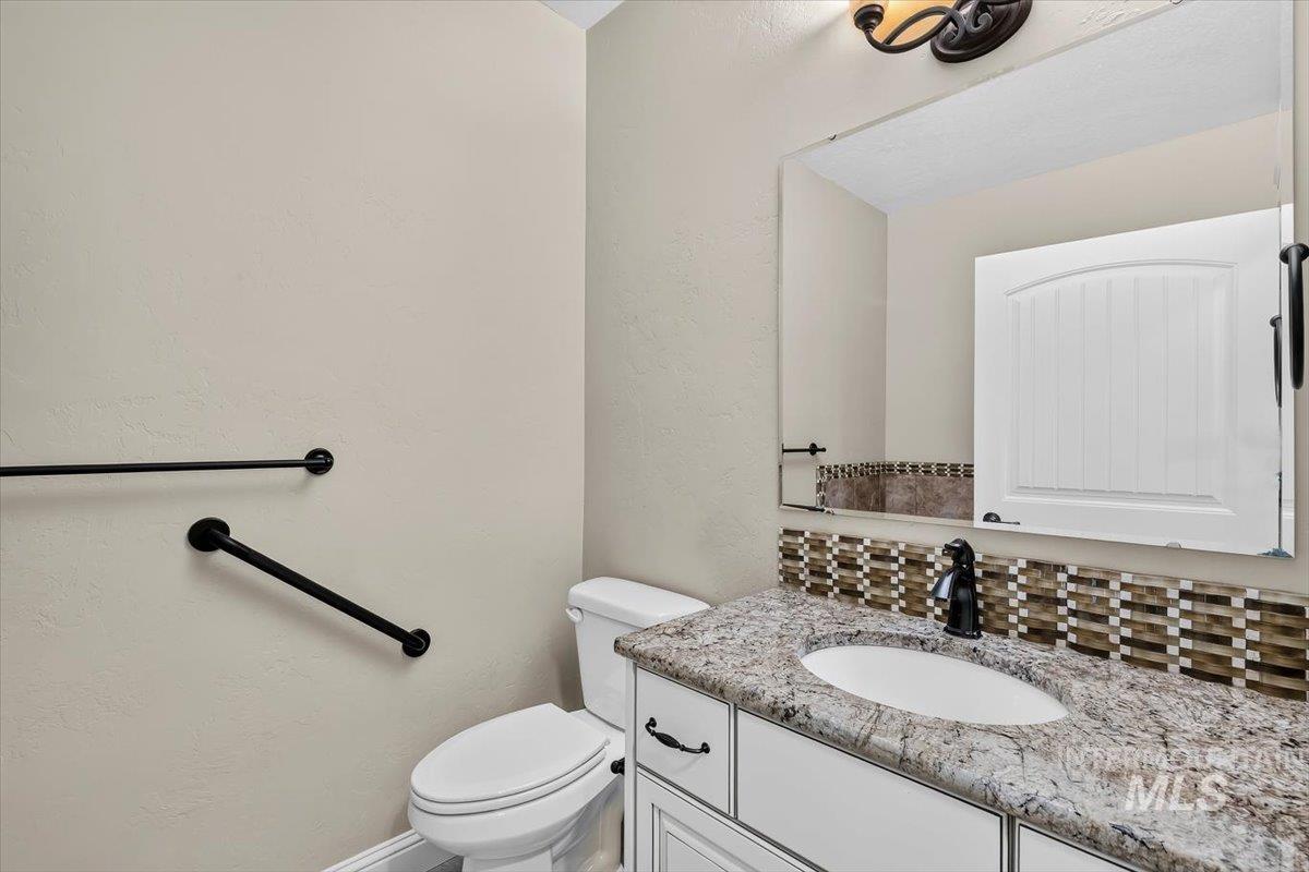 654 S Whisperwood way, Boise, Idaho 83709, 3 Bedrooms, 3 Bathrooms, Residential For Sale, Price $609,999,MLS 98997085