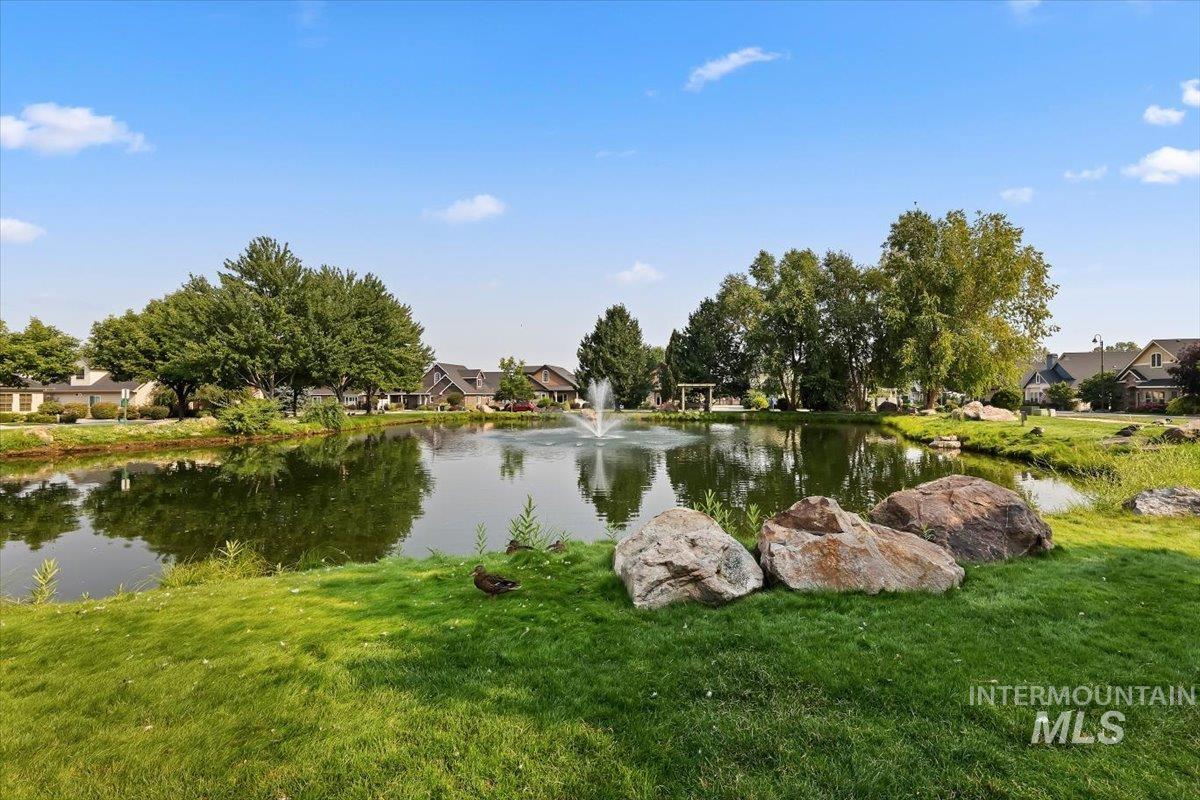654 S Whisperwood way, Boise, Idaho 83709, 3 Bedrooms, 3 Bathrooms, Residential For Sale, Price $609,999,MLS 98997085
