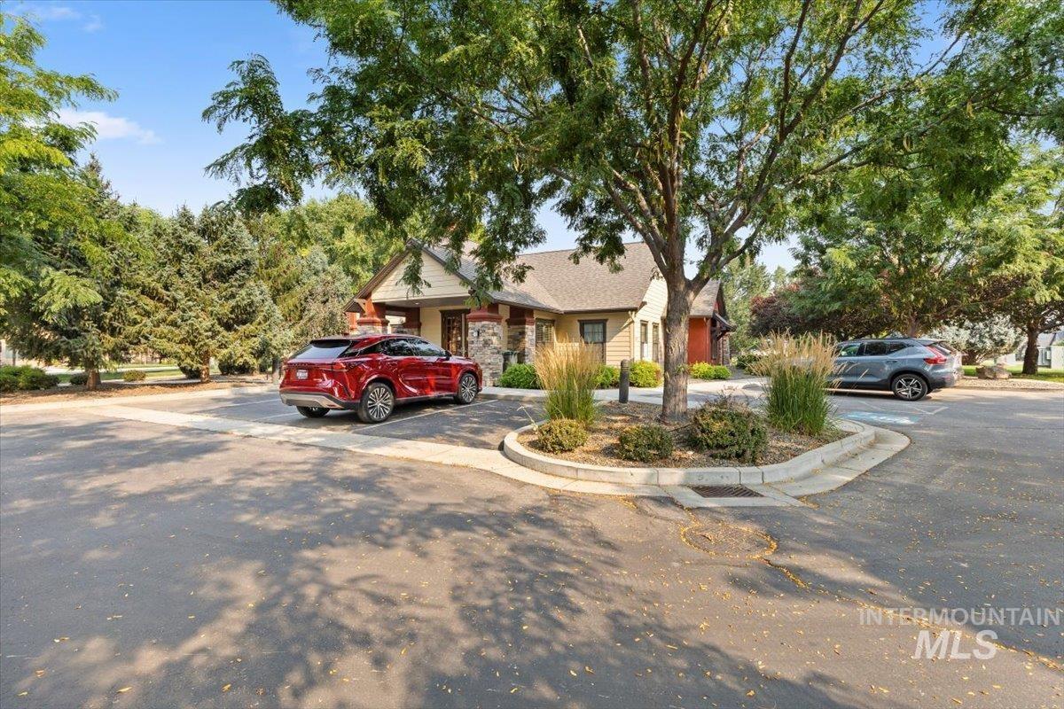 654 S Whisperwood way, Boise, Idaho 83709, 3 Bedrooms, 3 Bathrooms, Residential For Sale, Price $609,999,MLS 98997085