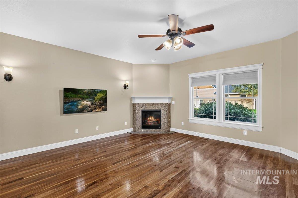 654 S Whisperwood way, Boise, Idaho 83709, 3 Bedrooms, 3 Bathrooms, Residential For Sale, Price $609,999,MLS 98997085