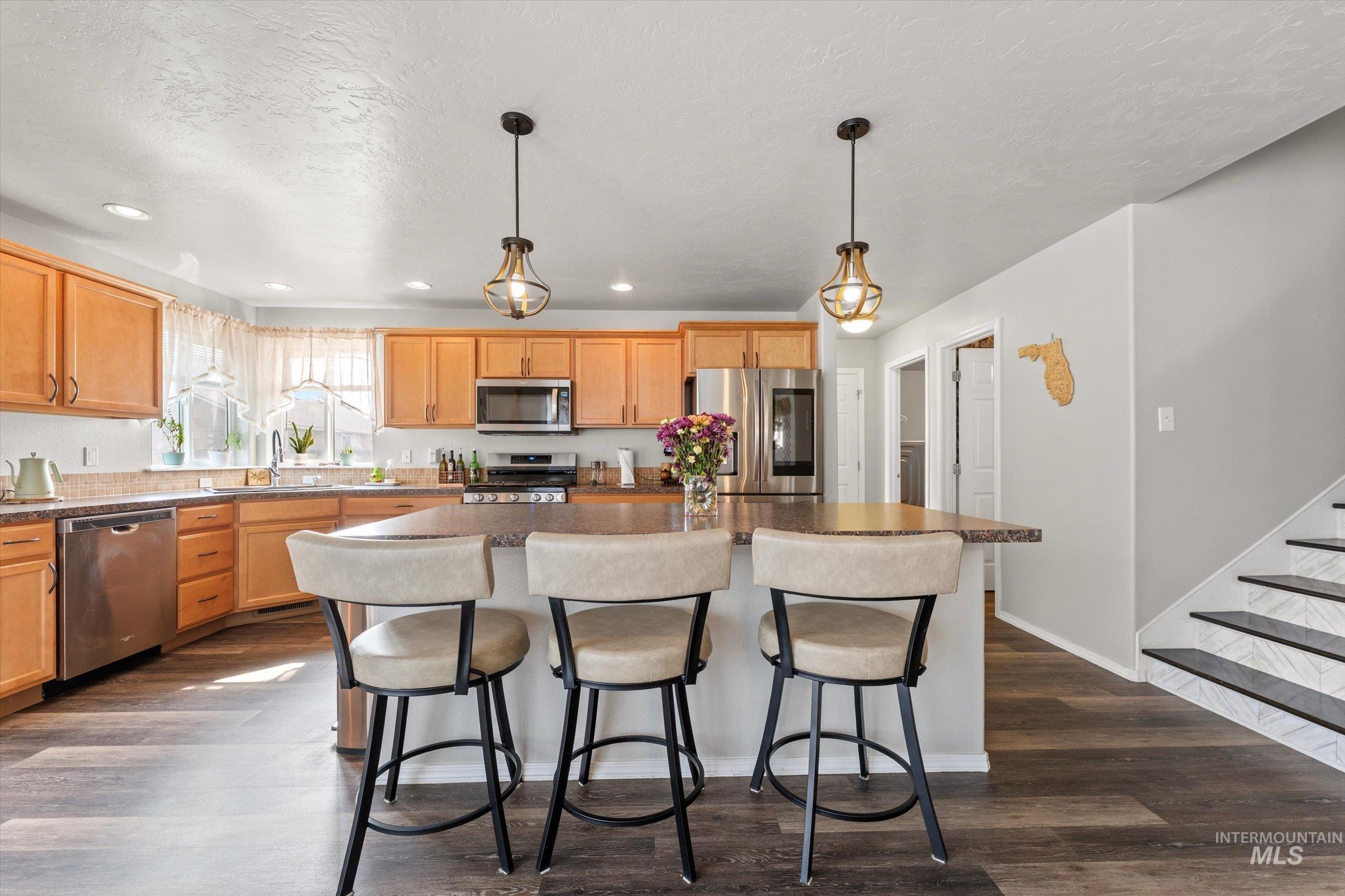 675 SW Nugget, Mountain Home, Idaho 83647, 5 Bedrooms, 3 Bathrooms, Residential For Sale, Price $479,900,MLS 98997087