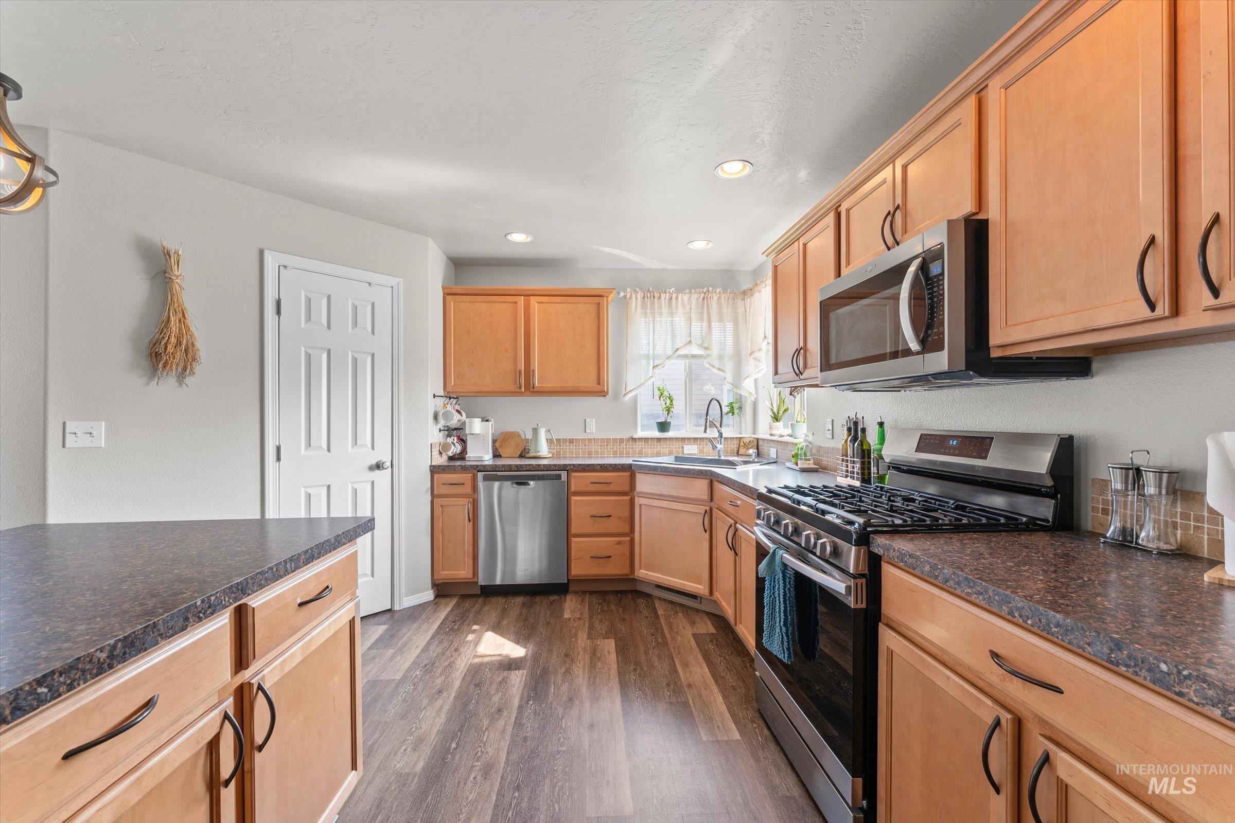 675 SW Nugget, Mountain Home, Idaho 83647, 5 Bedrooms, 3 Bathrooms, Residential For Sale, Price $479,900,MLS 98997087