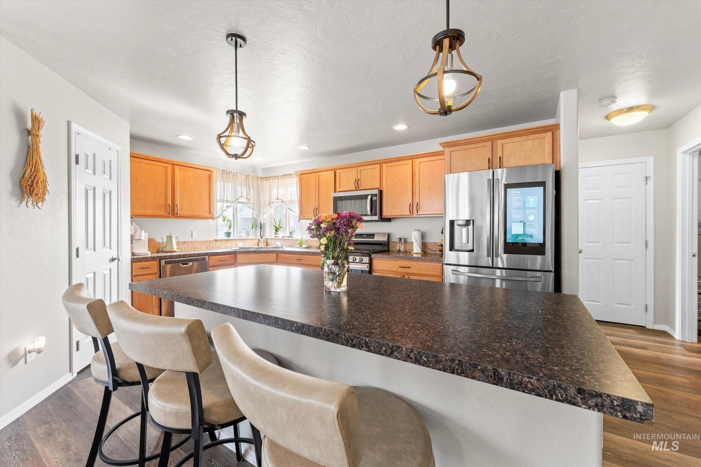 675 SW Nugget, Mountain Home, Idaho 83647, 5 Bedrooms, 3 Bathrooms, Residential For Sale, Price $479,900,MLS 98997087