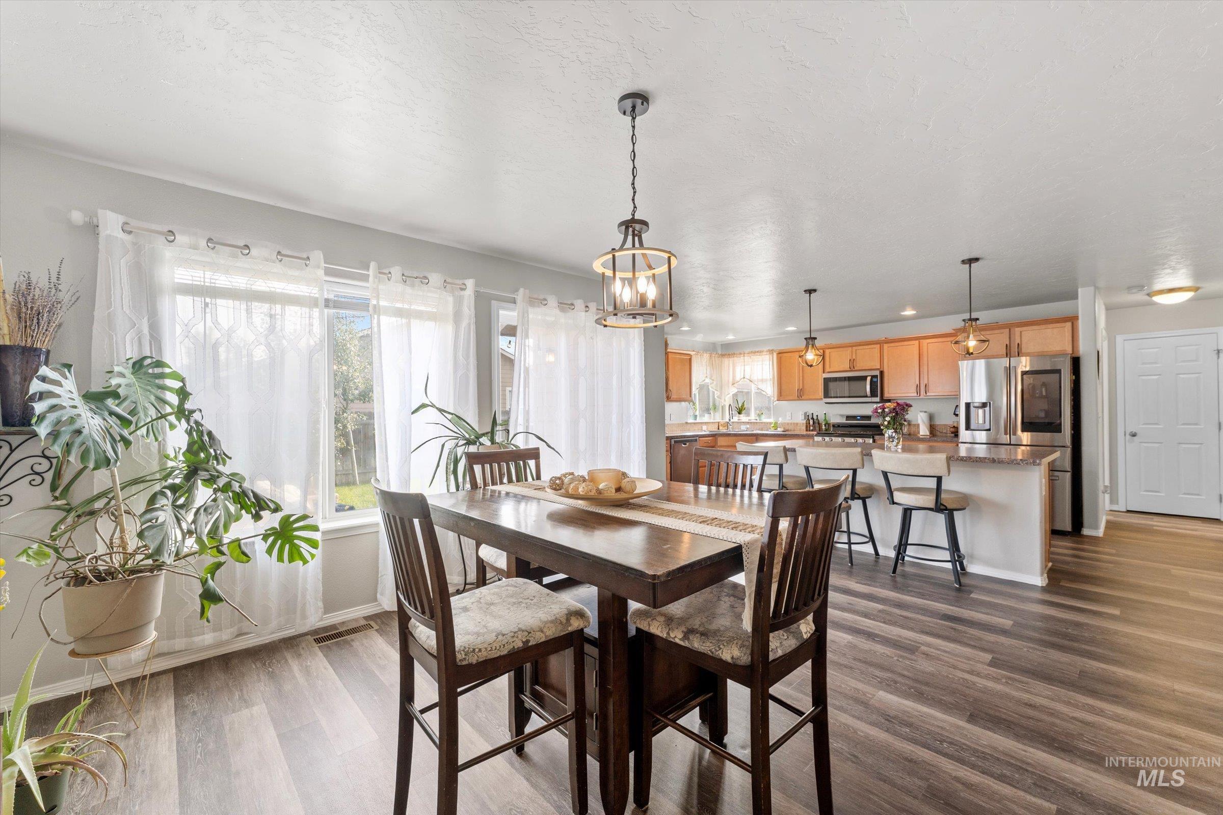 675 SW Nugget, Mountain Home, Idaho 83647, 5 Bedrooms, 3 Bathrooms, Residential For Sale, Price $479,900,MLS 98997087