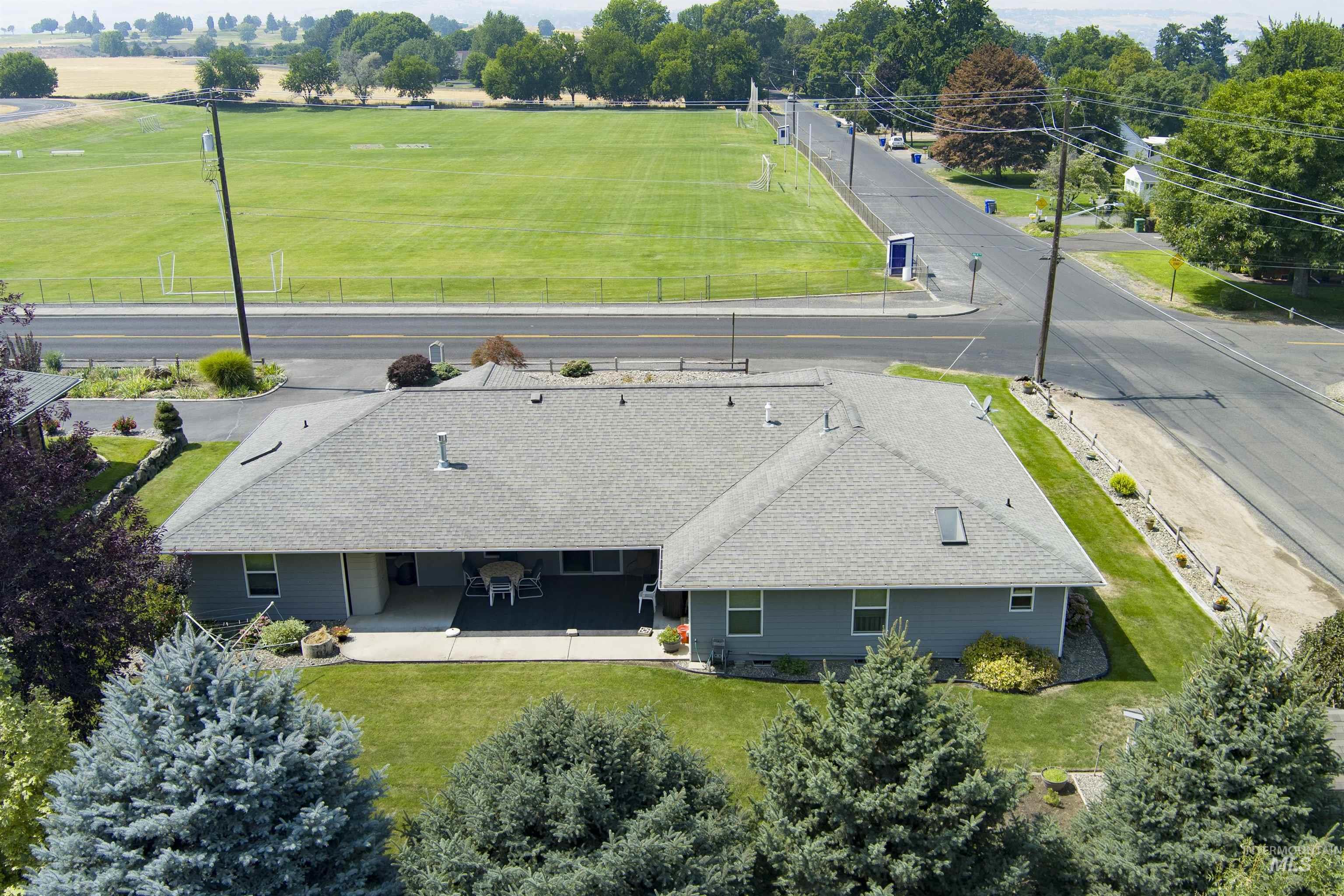 3203 4th Street, Lewiston, Idaho 83501, 3 Bedrooms, 2.5 Bathrooms, Residential For Sale, Price $500,000,MLS 98997090