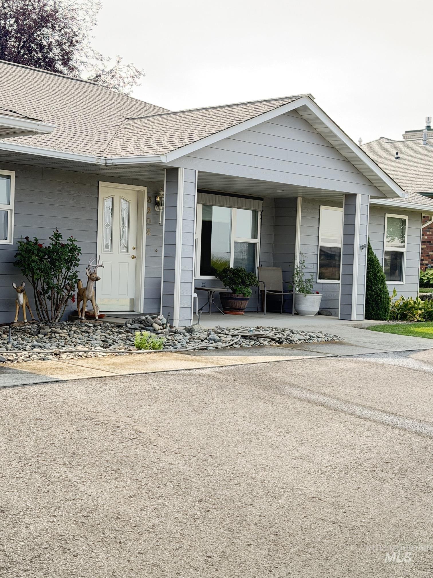 3203 4th Street, Lewiston, Idaho 83501, 3 Bedrooms, 2.5 Bathrooms, Residential For Sale, Price $500,000,MLS 98997090
