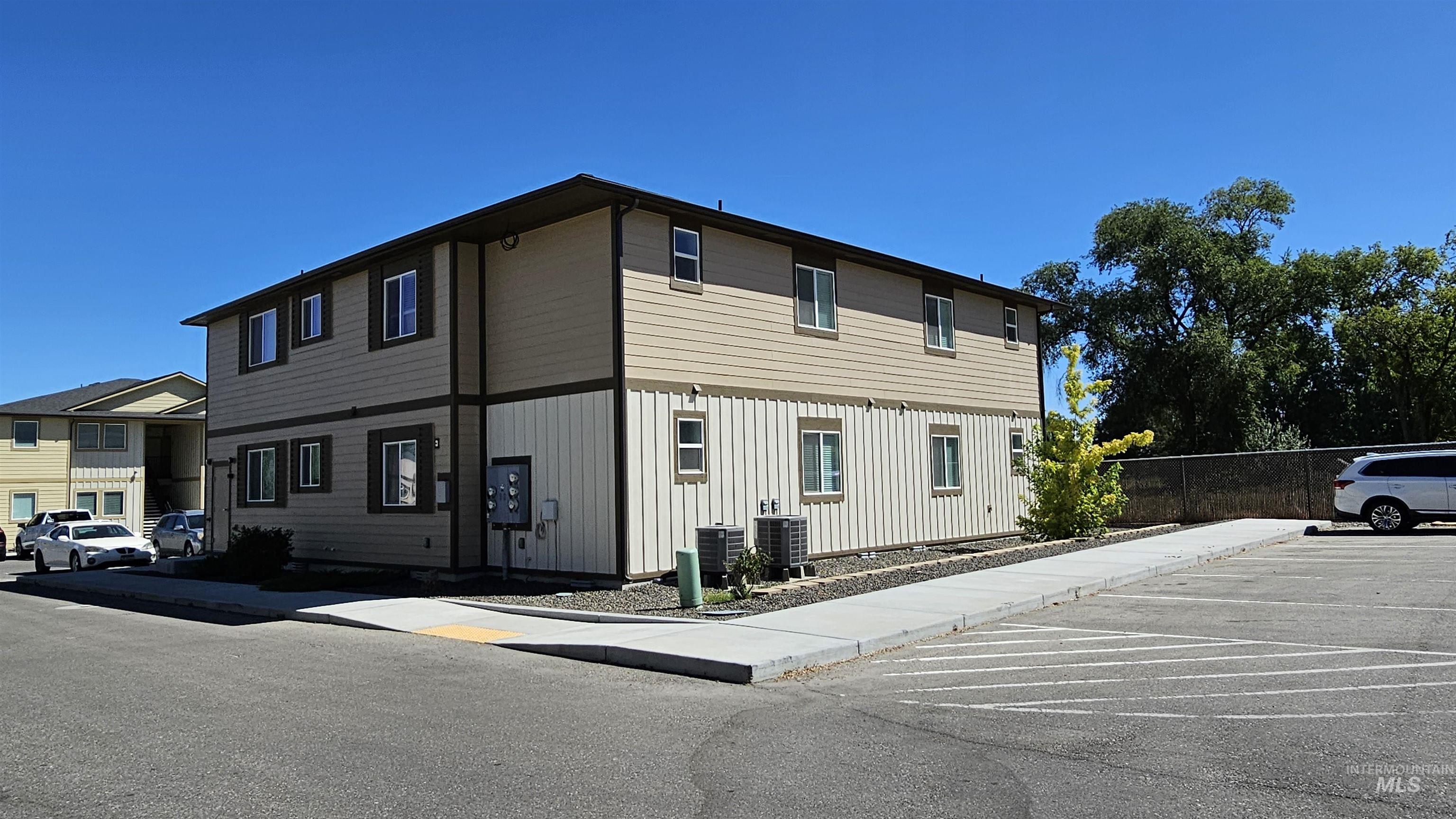 509-523 Rose St, Twin Falls, Idaho 83301, 2 Bedrooms, 2 Bathrooms, Residential Income For Sale, Price $8,100,000,MLS 98997092