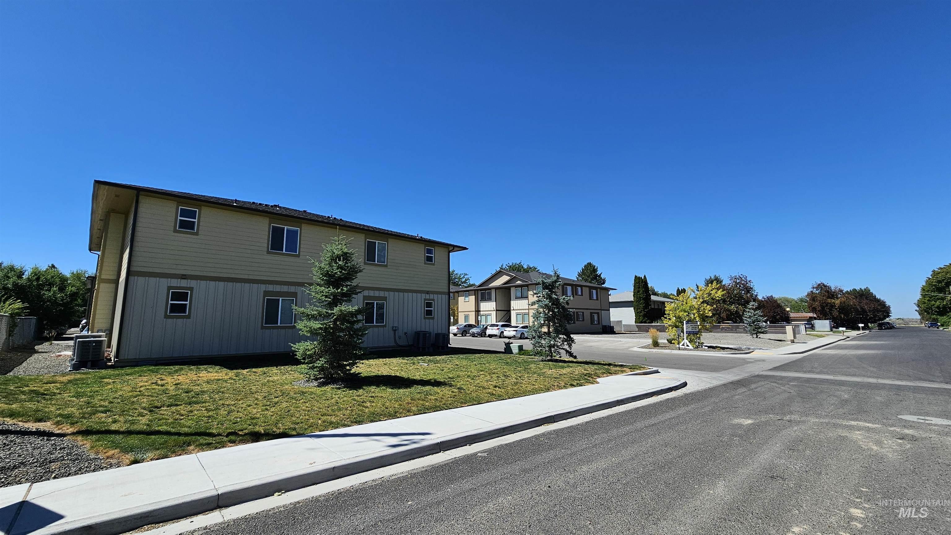 509-523 Rose St, Twin Falls, Idaho 83301, 2 Bedrooms, 2 Bathrooms, Residential Income For Sale, Price $8,100,000,MLS 98997092