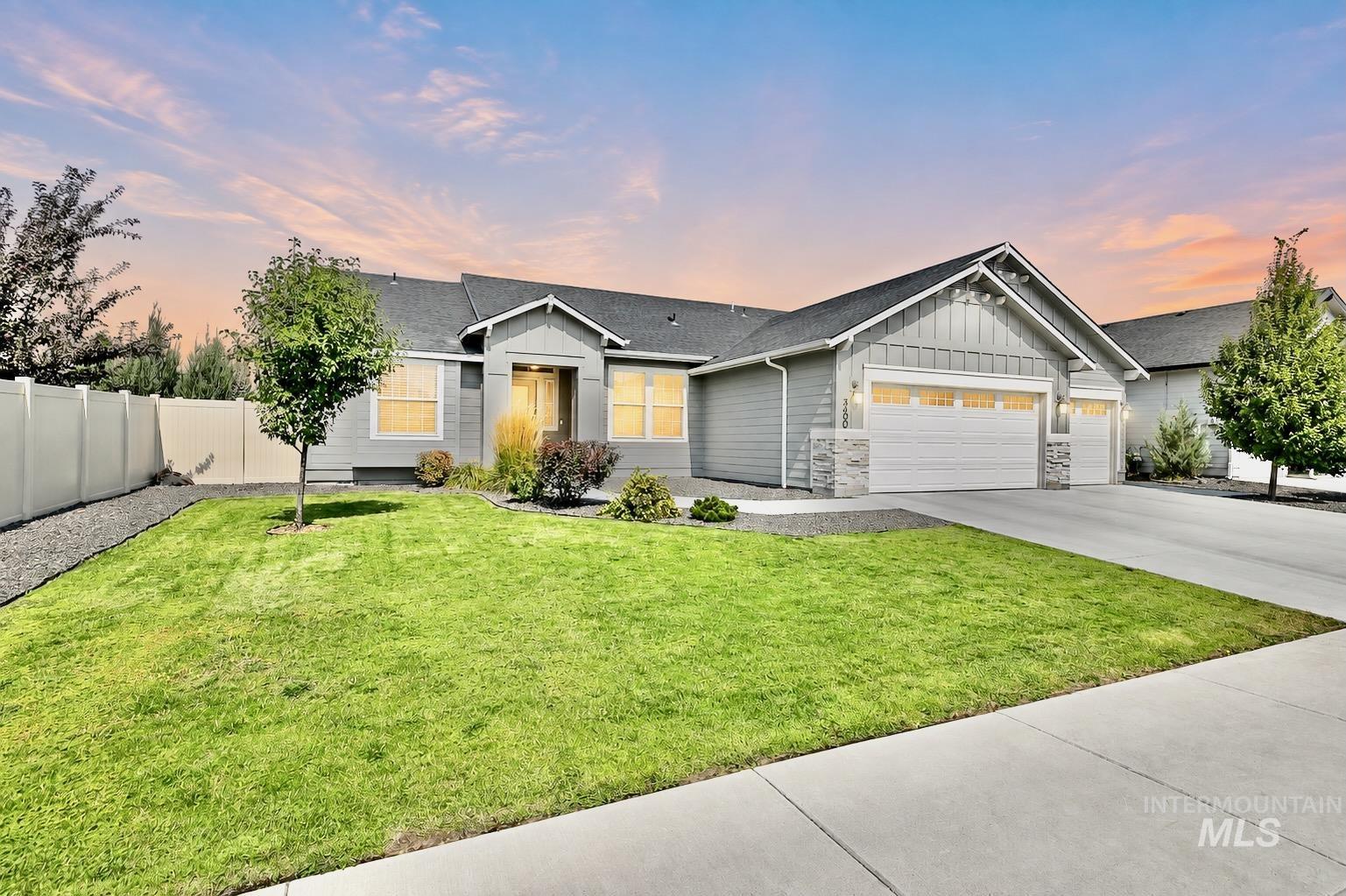 3400 S Edge Rim Way, Meridian, Idaho 83642, 4 Bedrooms, 2 Bathrooms, Residential For Sale, Price $489,000,MLS 98997094