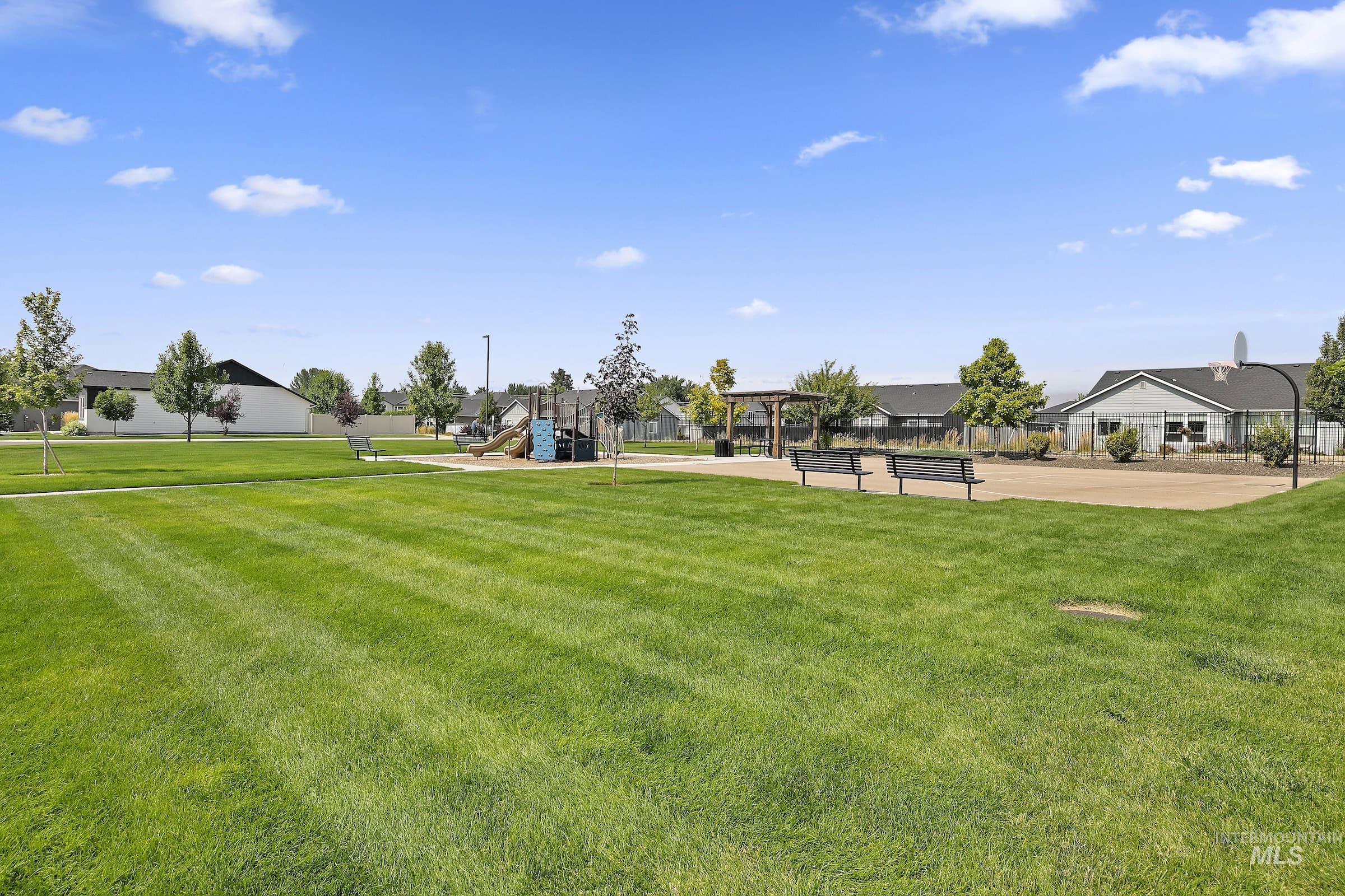3400 S Edge Rim Way, Meridian, Idaho 83642, 4 Bedrooms, 2 Bathrooms, Residential For Sale, Price $489,000,MLS 98997094