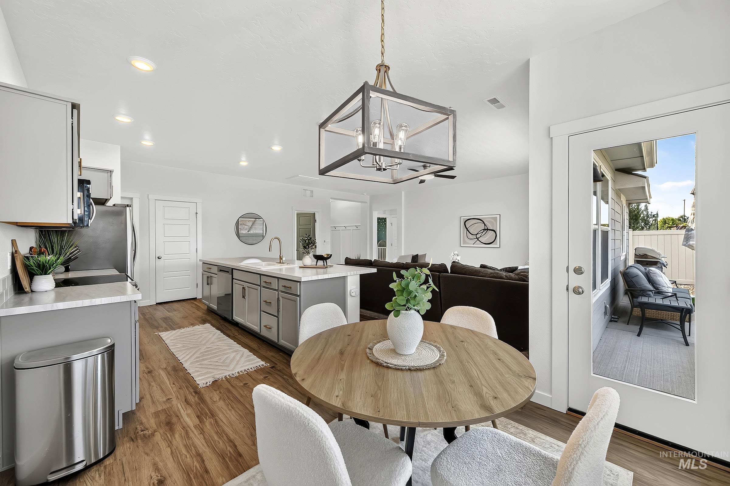 3400 S Edge Rim Way, Meridian, Idaho 83642, 4 Bedrooms, 2 Bathrooms, Residential For Sale, Price $489,000,MLS 98997094
