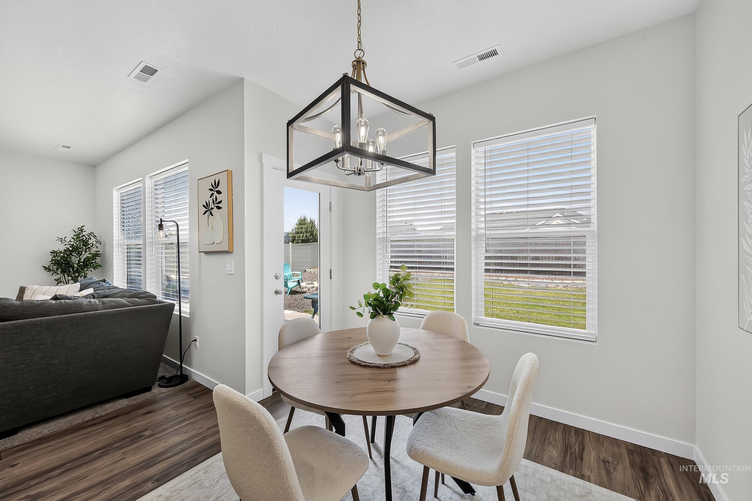 3400 S Edge Rim Way, Meridian, Idaho 83642, 4 Bedrooms, 2 Bathrooms, Residential For Sale, Price $489,000,MLS 98997094