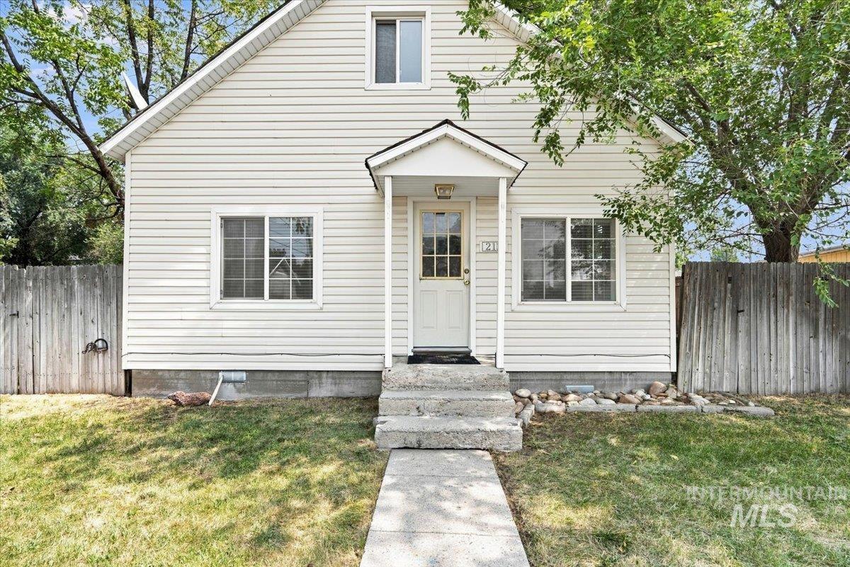 212 NE 2nd St, Meridian, Idaho 83642, 2 Bedrooms, 1 Bathroom, Residential For Sale, Price $289,500,MLS 98997096