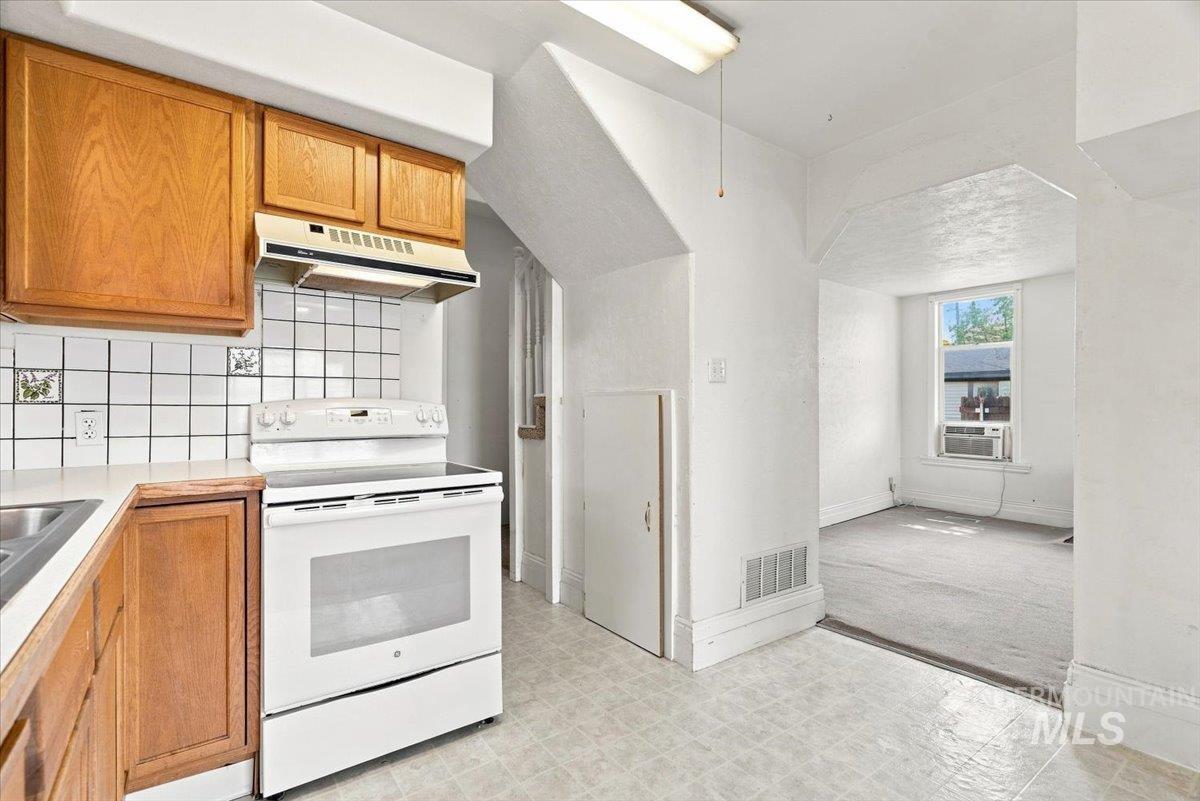 212 NE 2nd St, Meridian, Idaho 83642, 2 Bedrooms, 1 Bathroom, Residential For Sale, Price $289,500,MLS 98997096