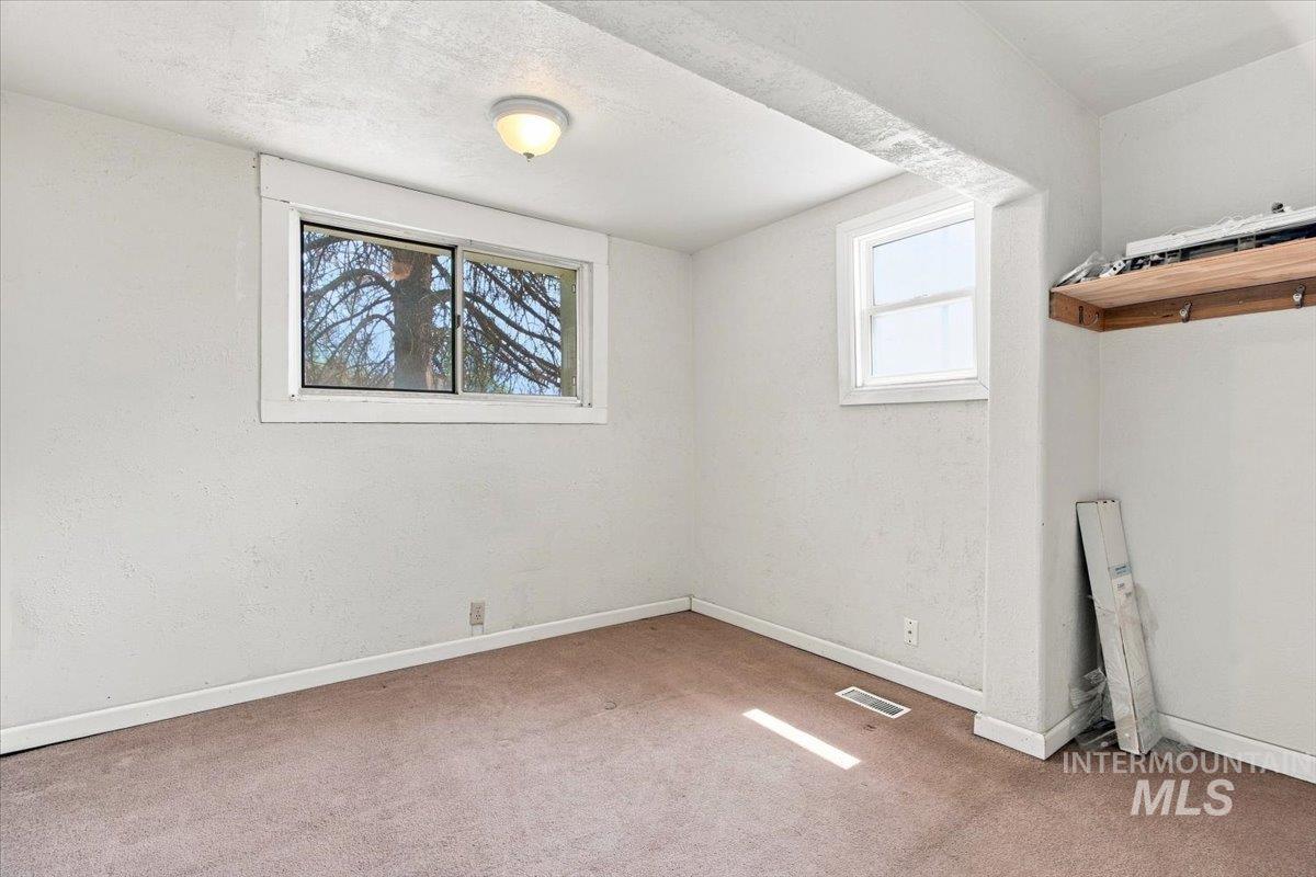 212 NE 2nd St, Meridian, Idaho 83642, 2 Bedrooms, 1 Bathroom, Residential For Sale, Price $289,500,MLS 98997096