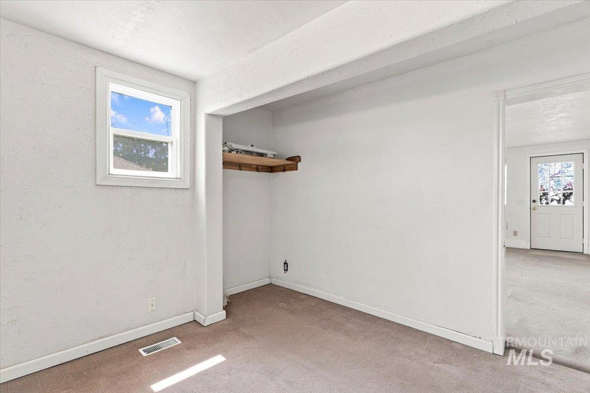 212 NE 2nd St, Meridian, Idaho 83642, 2 Bedrooms, 1 Bathroom, Residential For Sale, Price $289,500,MLS 98997096