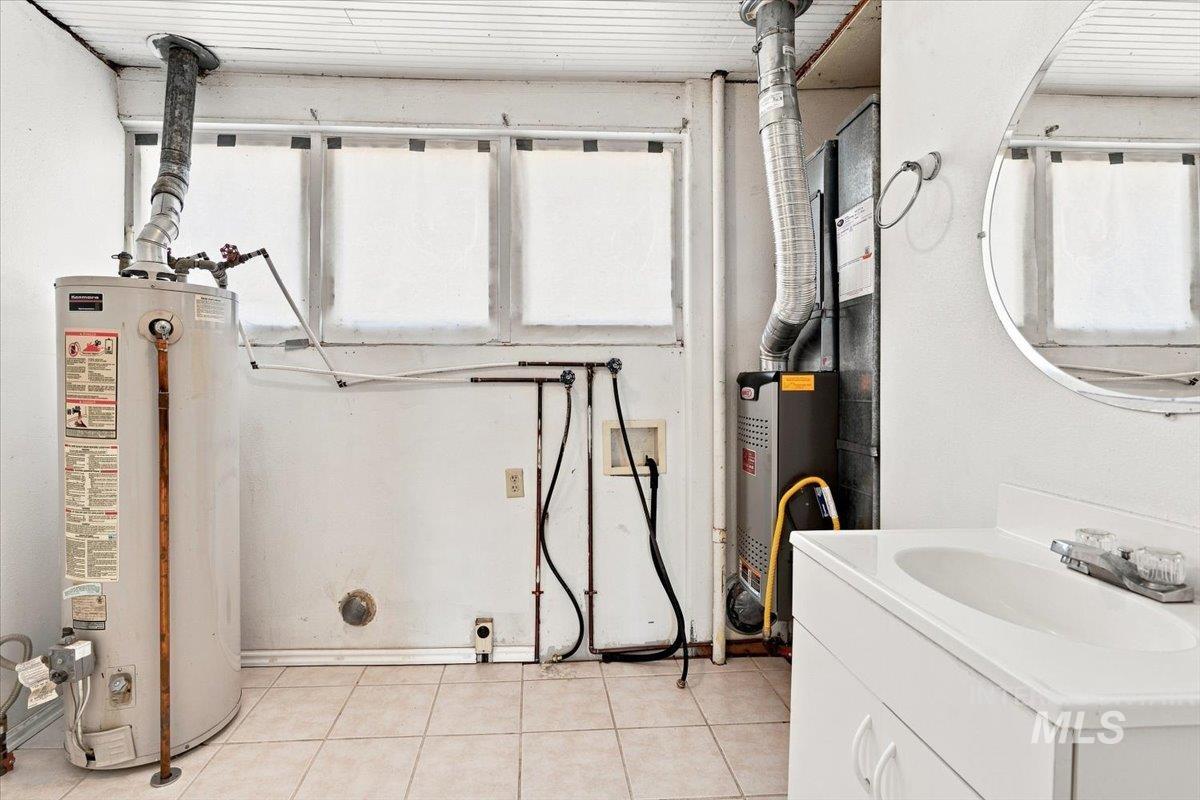 212 NE 2nd St, Meridian, Idaho 83642, 2 Bedrooms, 1 Bathroom, Residential For Sale, Price $289,500,MLS 98997096