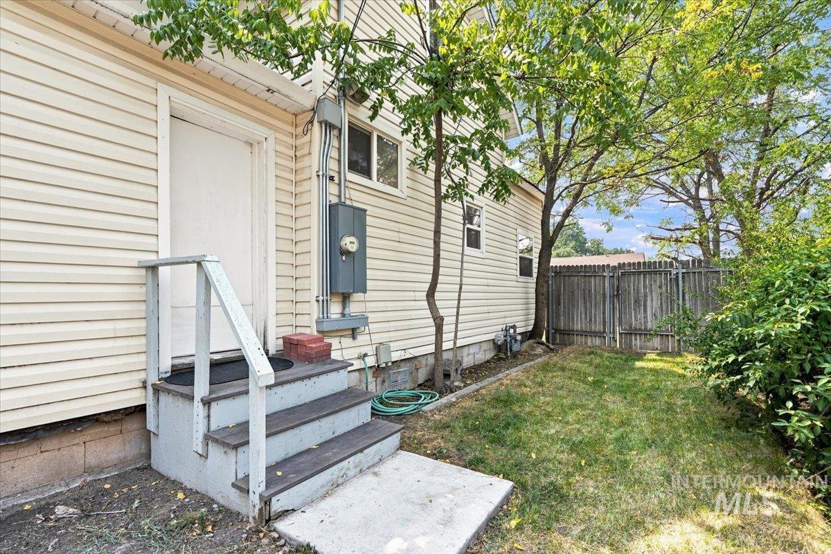 212 NE 2nd St, Meridian, Idaho 83642, 2 Bedrooms, 1 Bathroom, Residential For Sale, Price $289,500,MLS 98997096