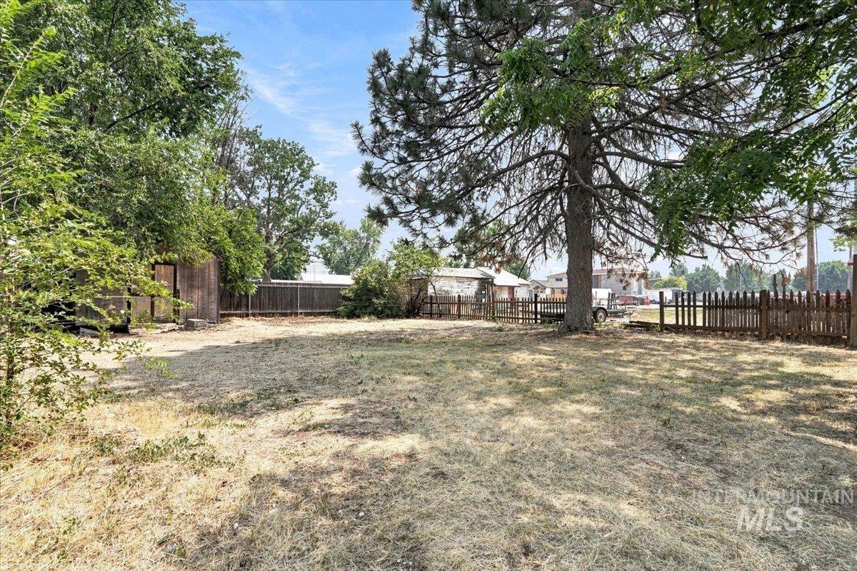 212 NE 2nd St, Meridian, Idaho 83642, 2 Bedrooms, 1 Bathroom, Residential For Sale, Price $289,500,MLS 98997096