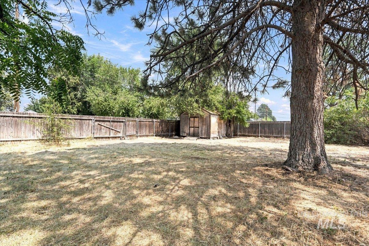 212 NE 2nd St, Meridian, Idaho 83642, 2 Bedrooms, 1 Bathroom, Residential For Sale, Price $289,500,MLS 98997096