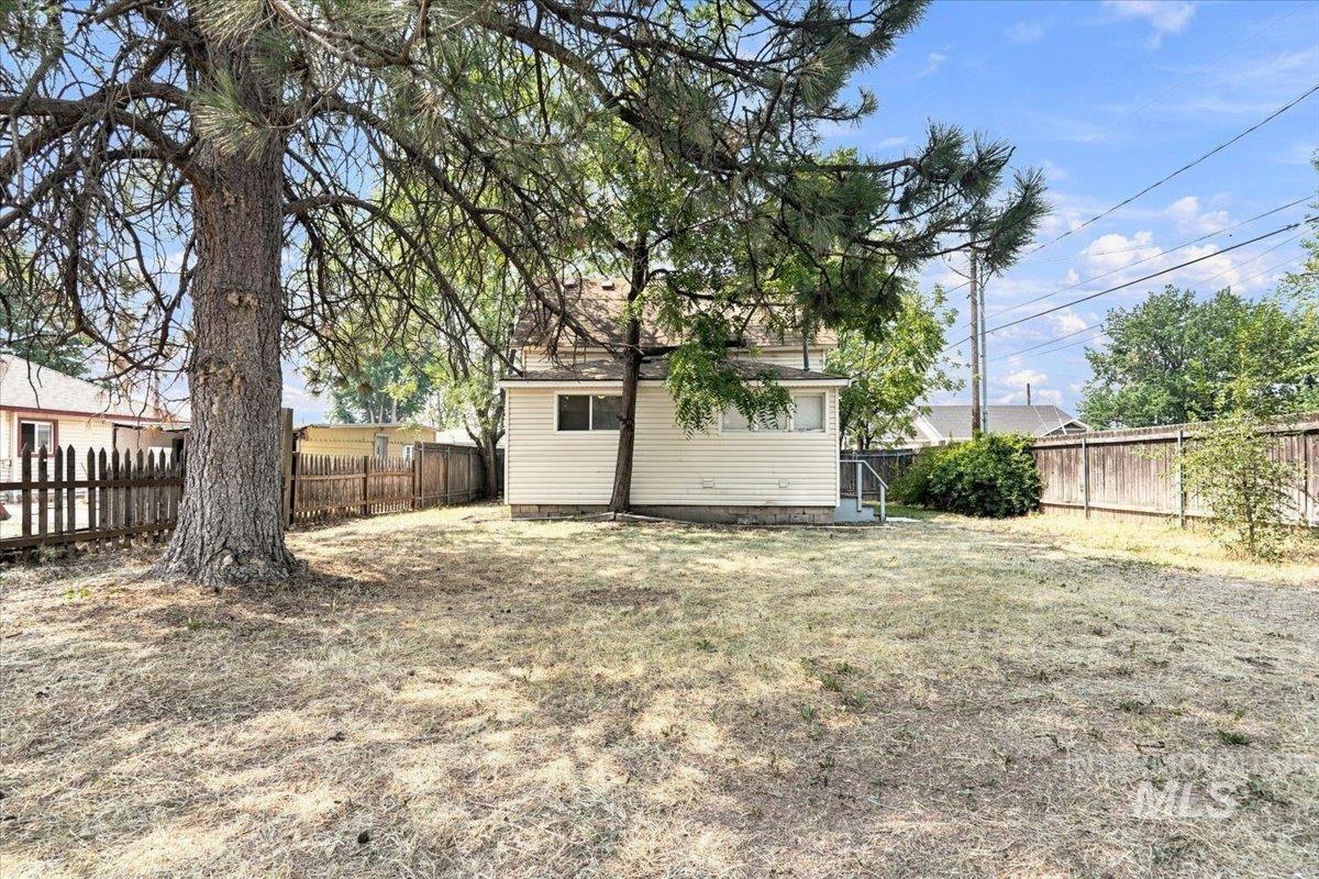 212 NE 2nd St, Meridian, Idaho 83642, 2 Bedrooms, 1 Bathroom, Residential For Sale, Price $289,500,MLS 98997096