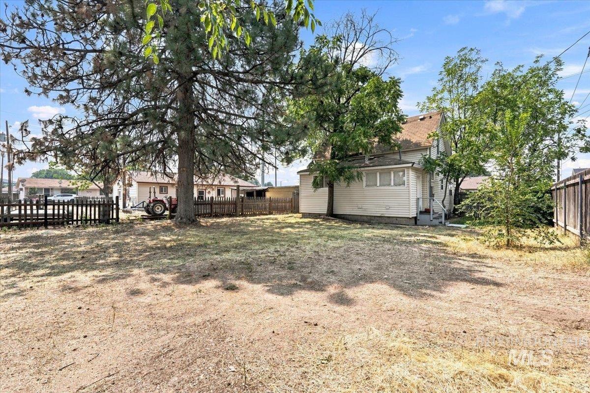 212 NE 2nd St, Meridian, Idaho 83642, 2 Bedrooms, 1 Bathroom, Residential For Sale, Price $289,500,MLS 98997096
