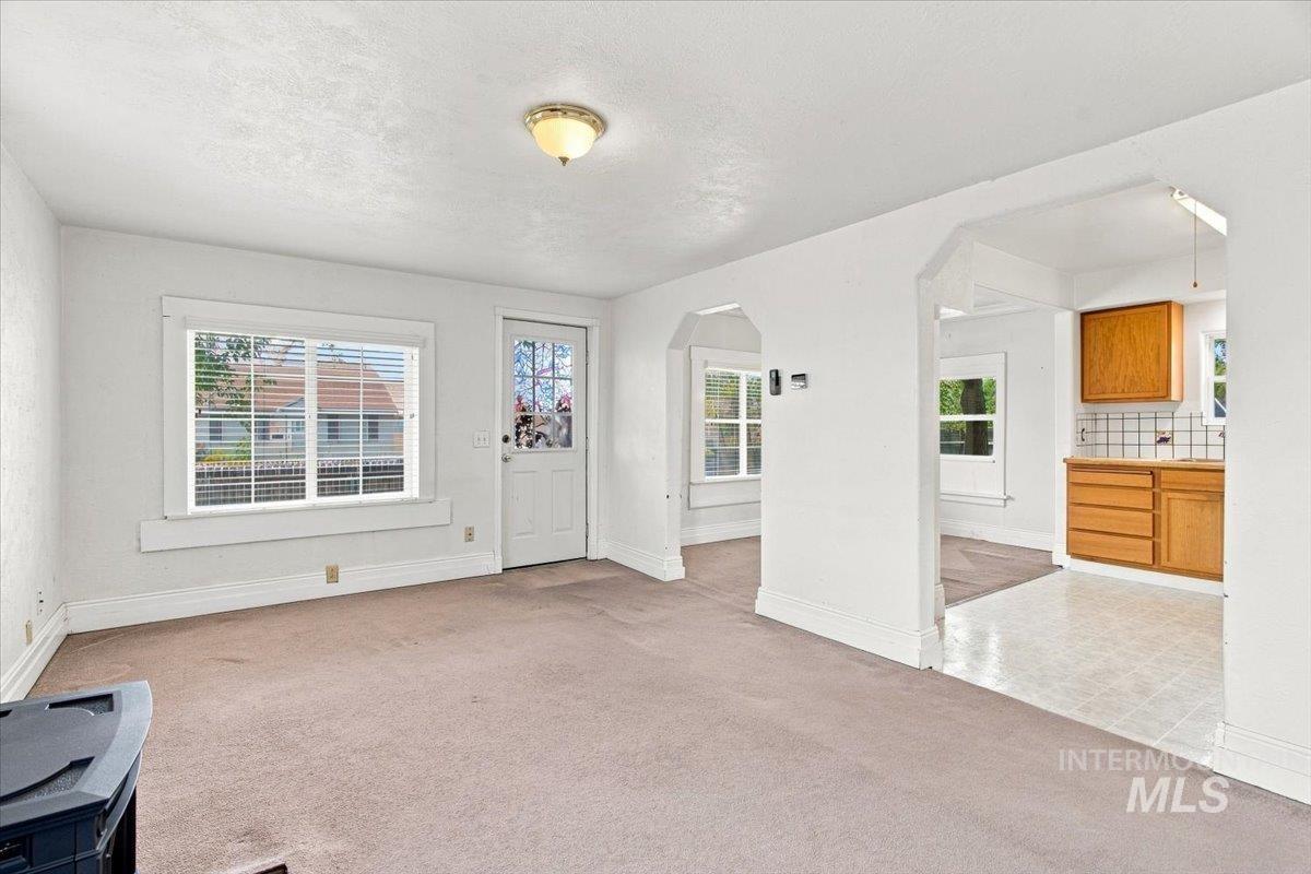 212 NE 2nd St, Meridian, Idaho 83642, 2 Bedrooms, 1 Bathroom, Residential For Sale, Price $289,500,MLS 98997096