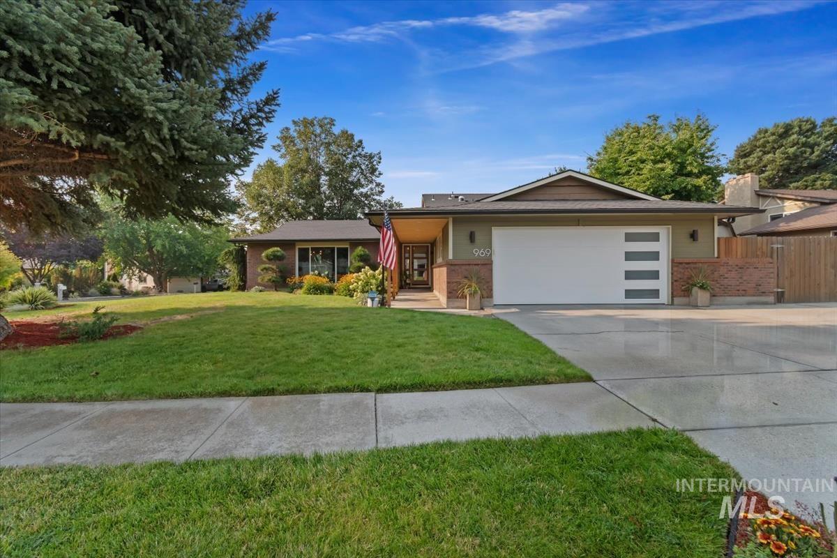 969 Farrington, Eagle, Idaho 83616, 4 Bedrooms, 3 Bathrooms, Residential For Sale, Price $675,000, 98997097